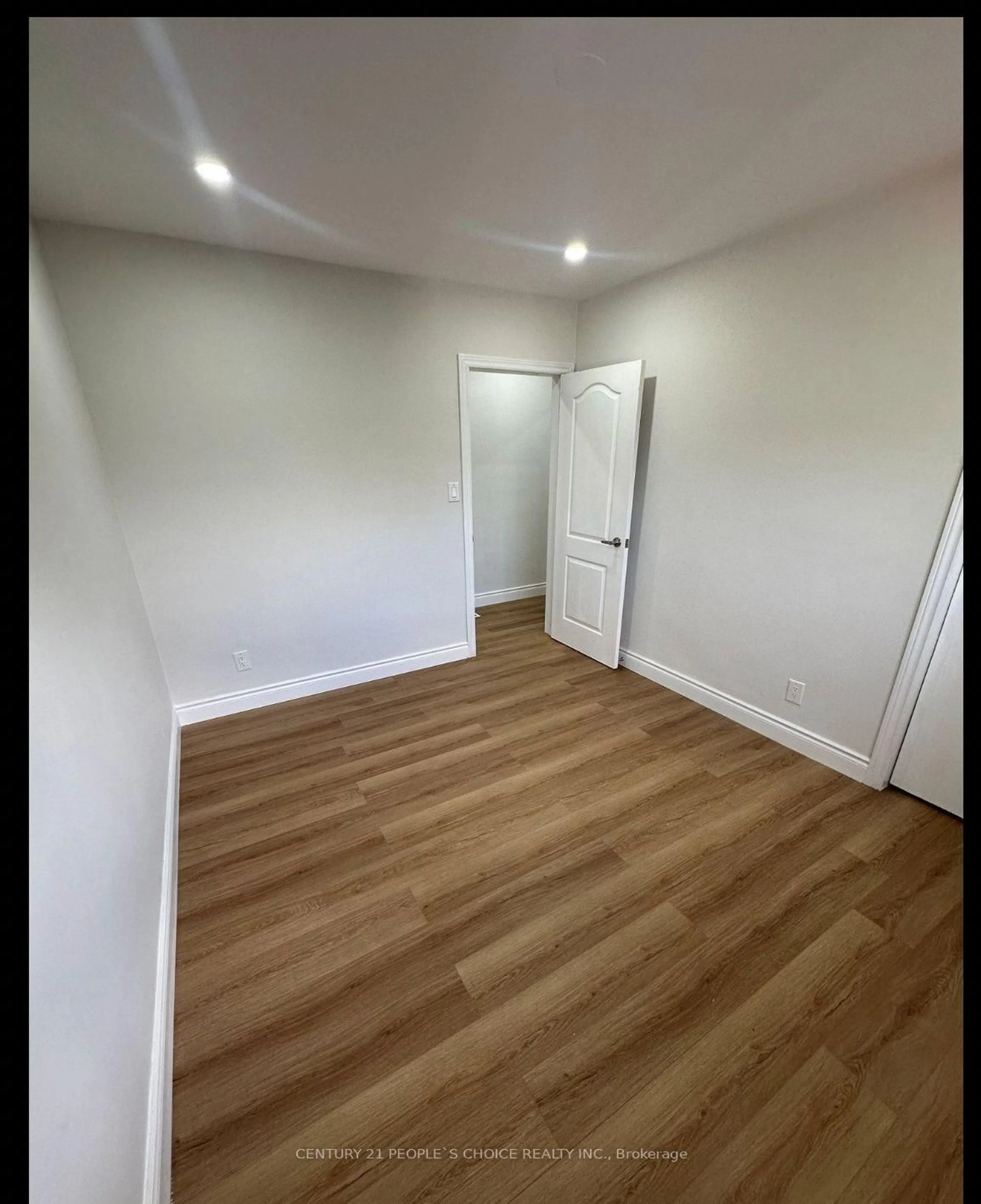 A pic of a room for 608 Thornwood Ave, Burlington Ontario L7N 3B8