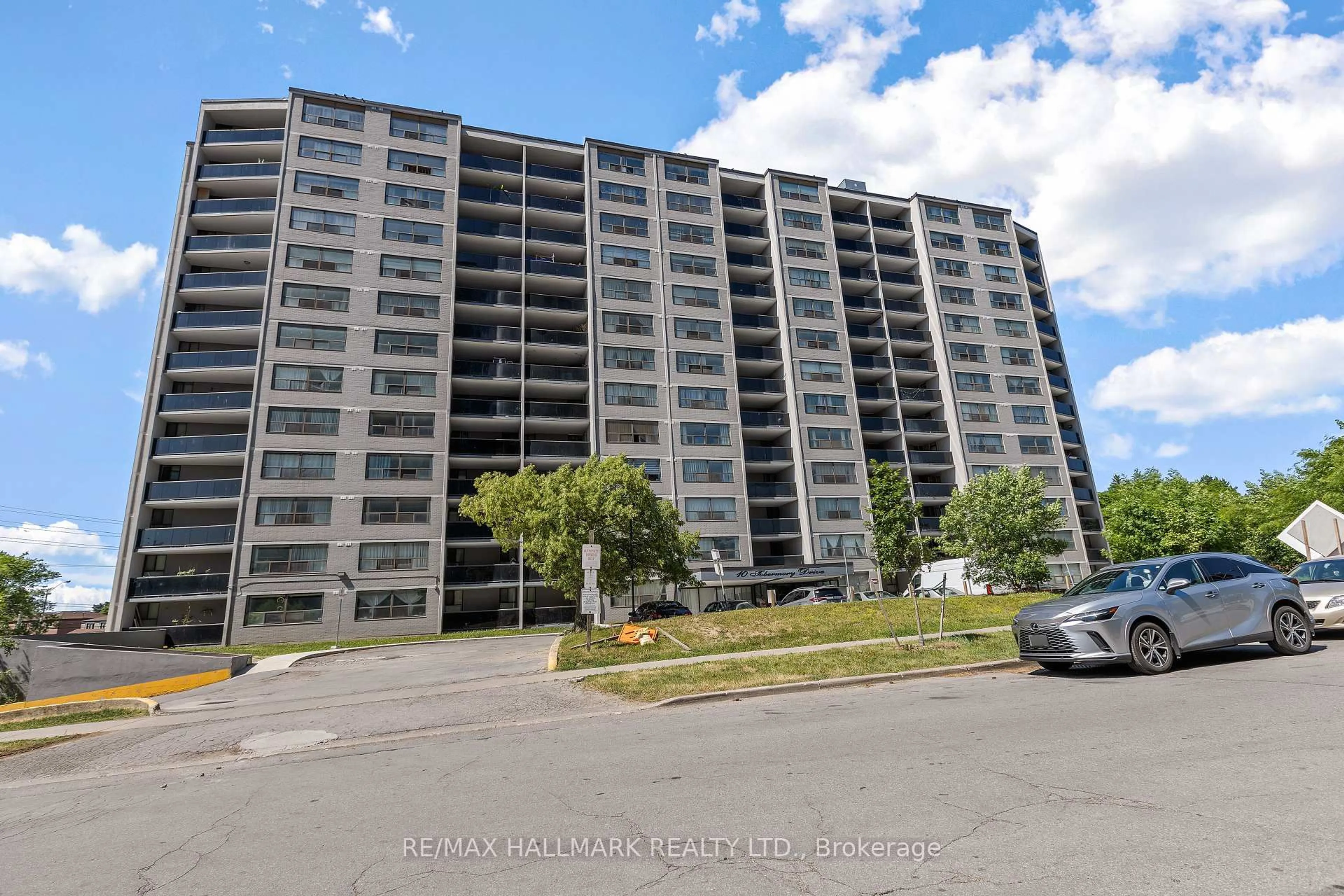 A pic from outside/outdoor area/front of a property/back of a property/a pic from drone, street for 10 Tobermory Dr #501, Toronto Ontario M3N 2Y5