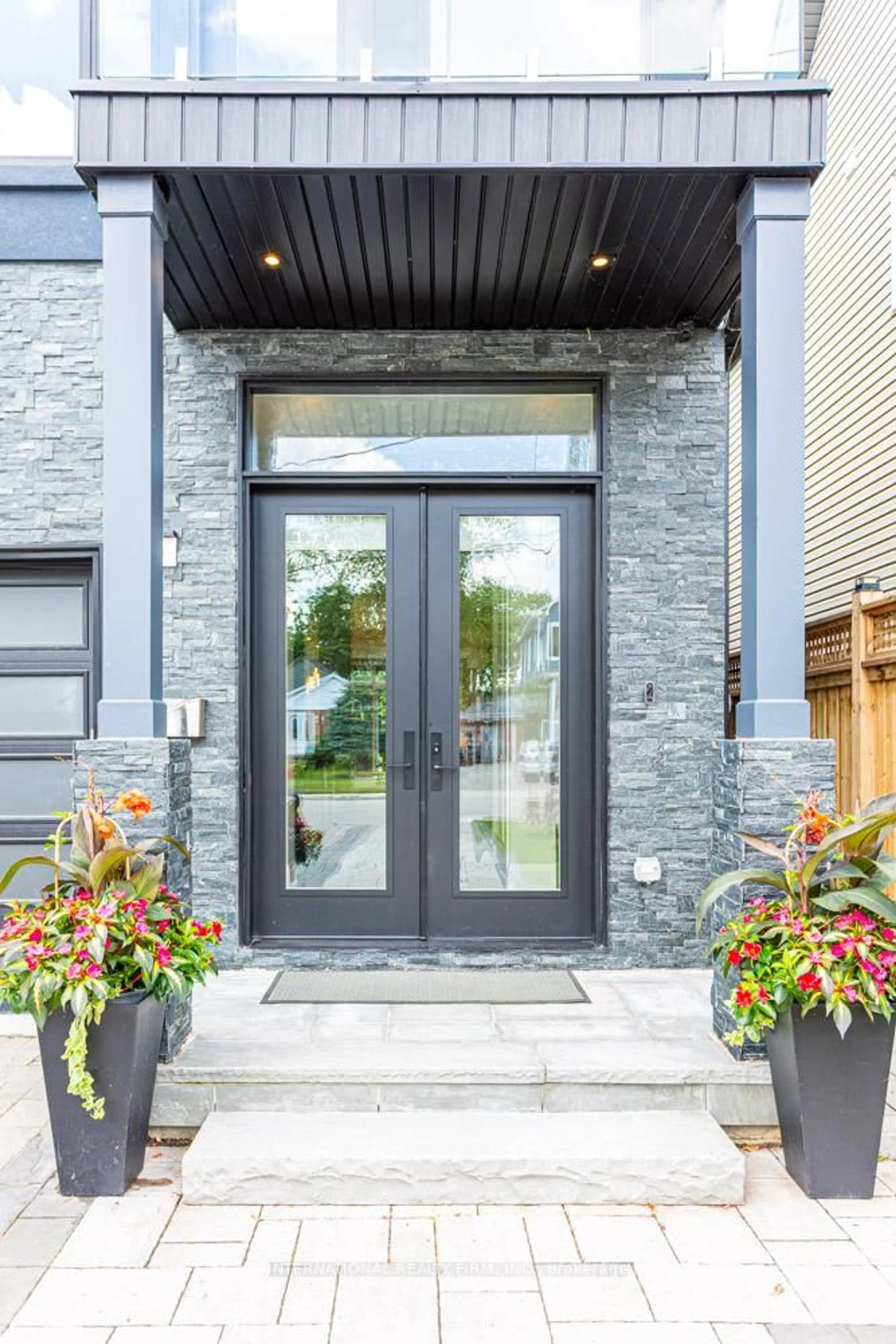 Indoor entryway for 36B Pine Ave, Mississauga Ontario L5H 2P8