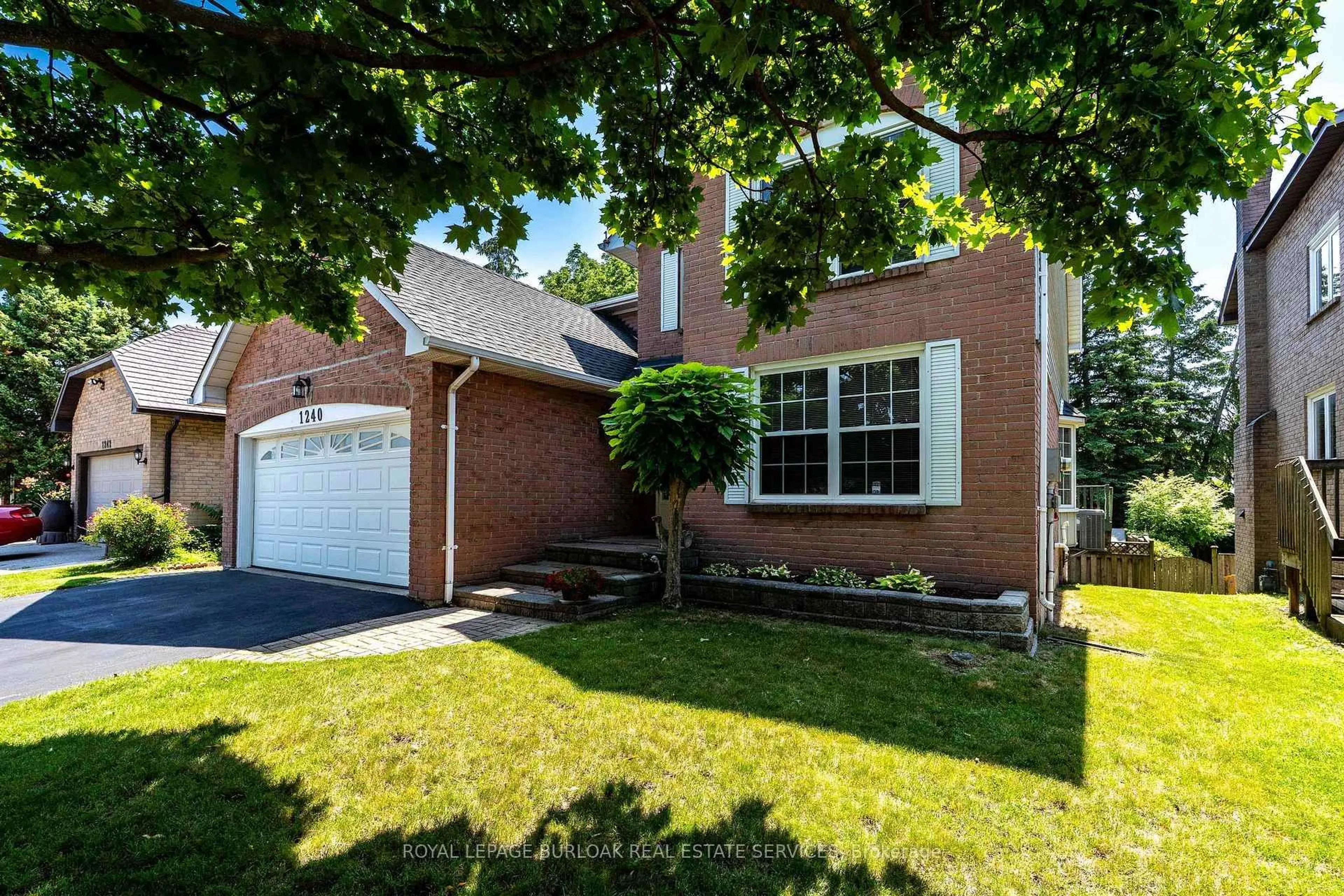 Home with brick exterior material, street for 1240 Hammond St, Burlington Ontario L7S 2E1