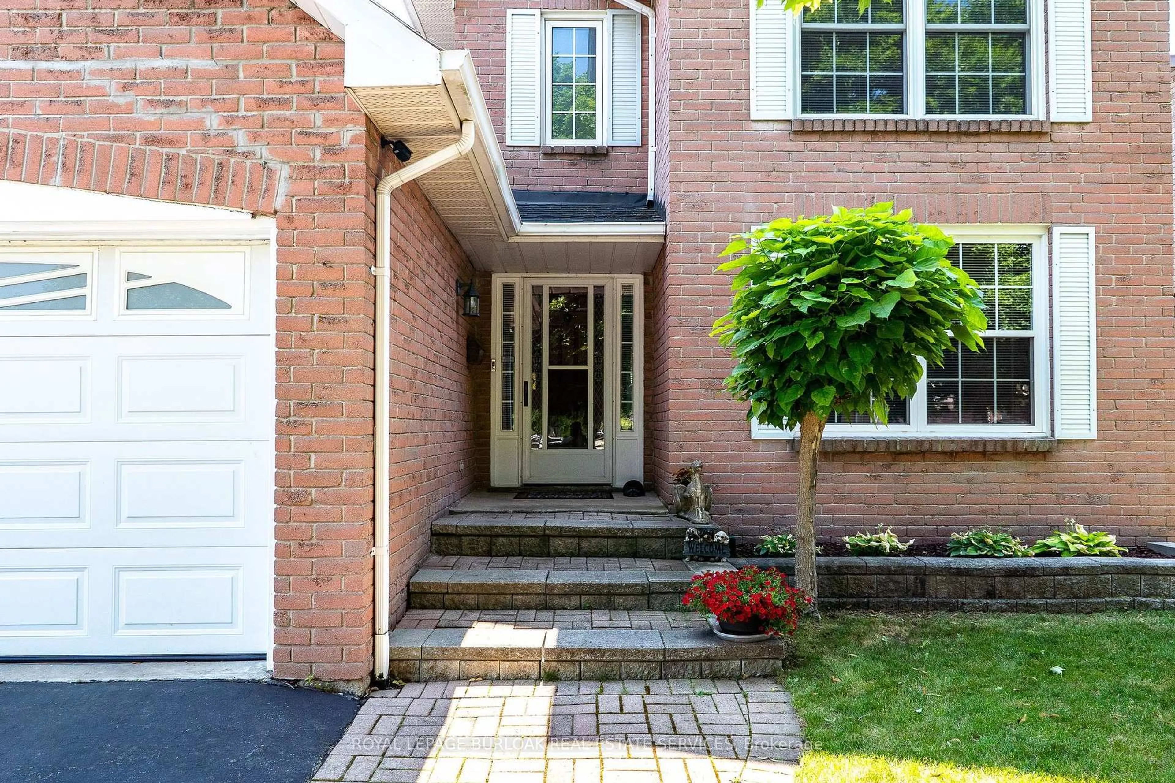 Home with brick exterior material, street for 1240 Hammond St, Burlington Ontario L7S 2E1