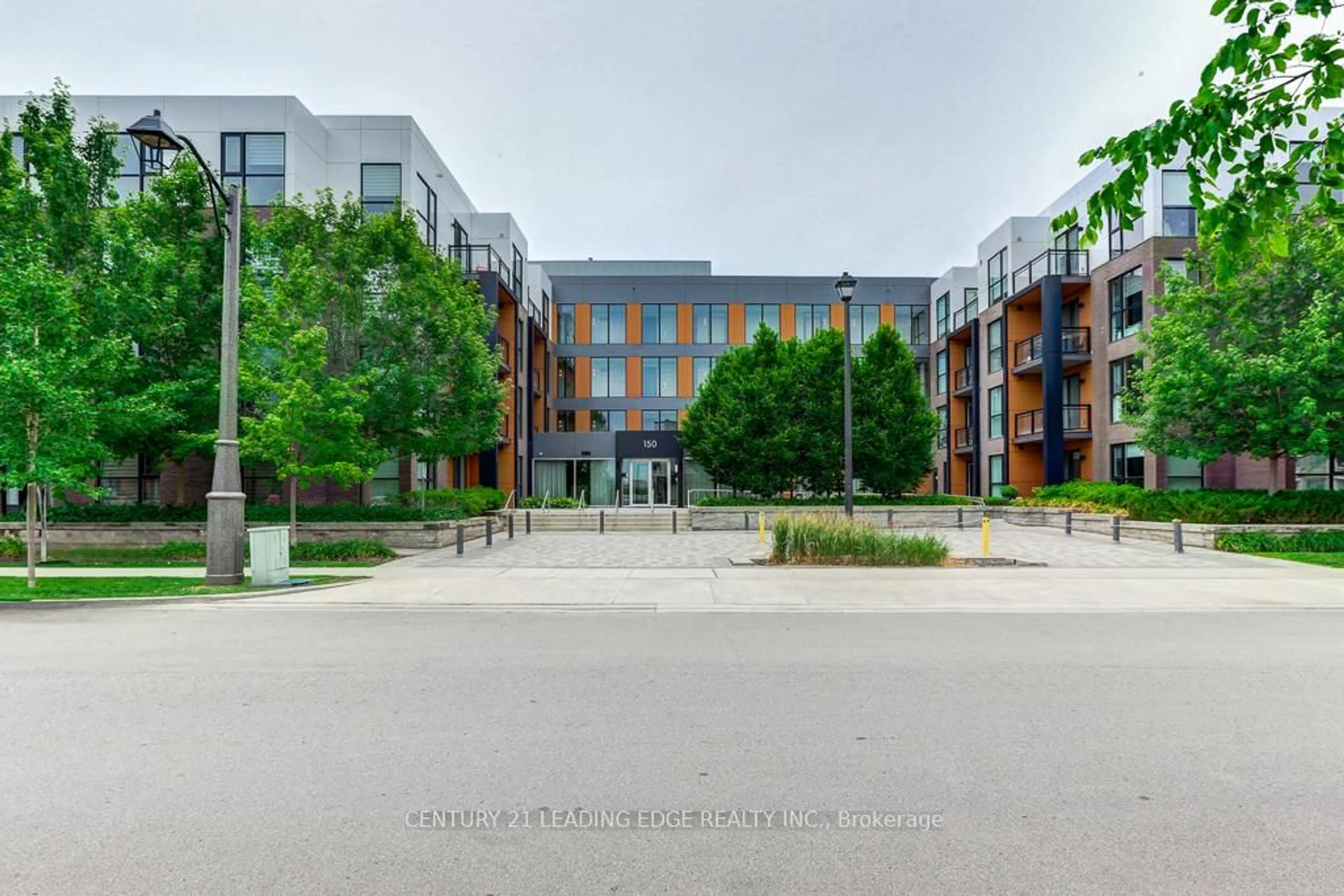 Patio, unknown for 150 Sabina Dr #411, Oakville Ontario L6H 7C3