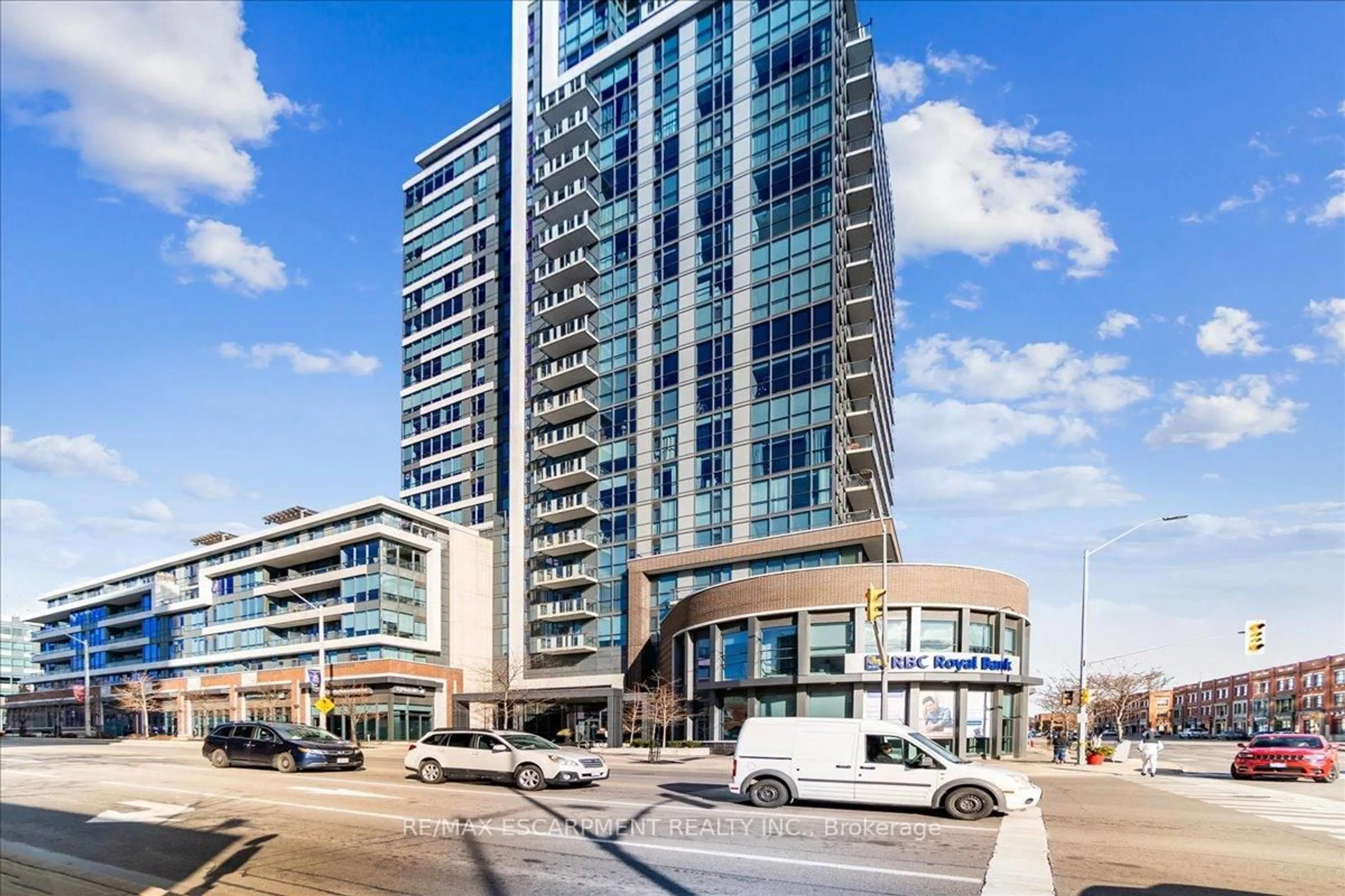 Indoor foyer for 1 Hurontario St #316, Mississauga Ontario L5G 0A3