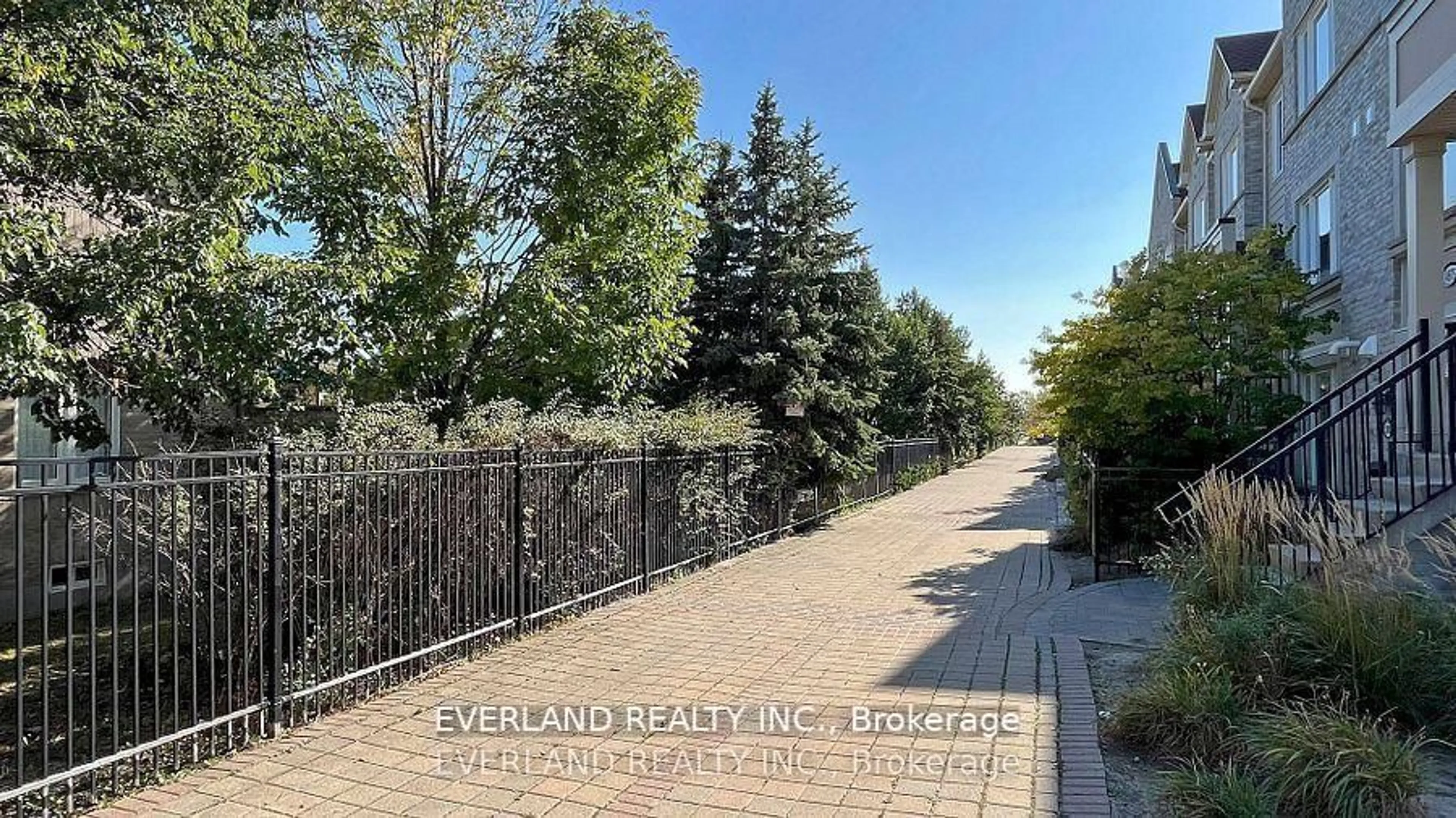 Patio, street for 4975 Southampton Dr #268, Mississauga Ontario L5M 8E3