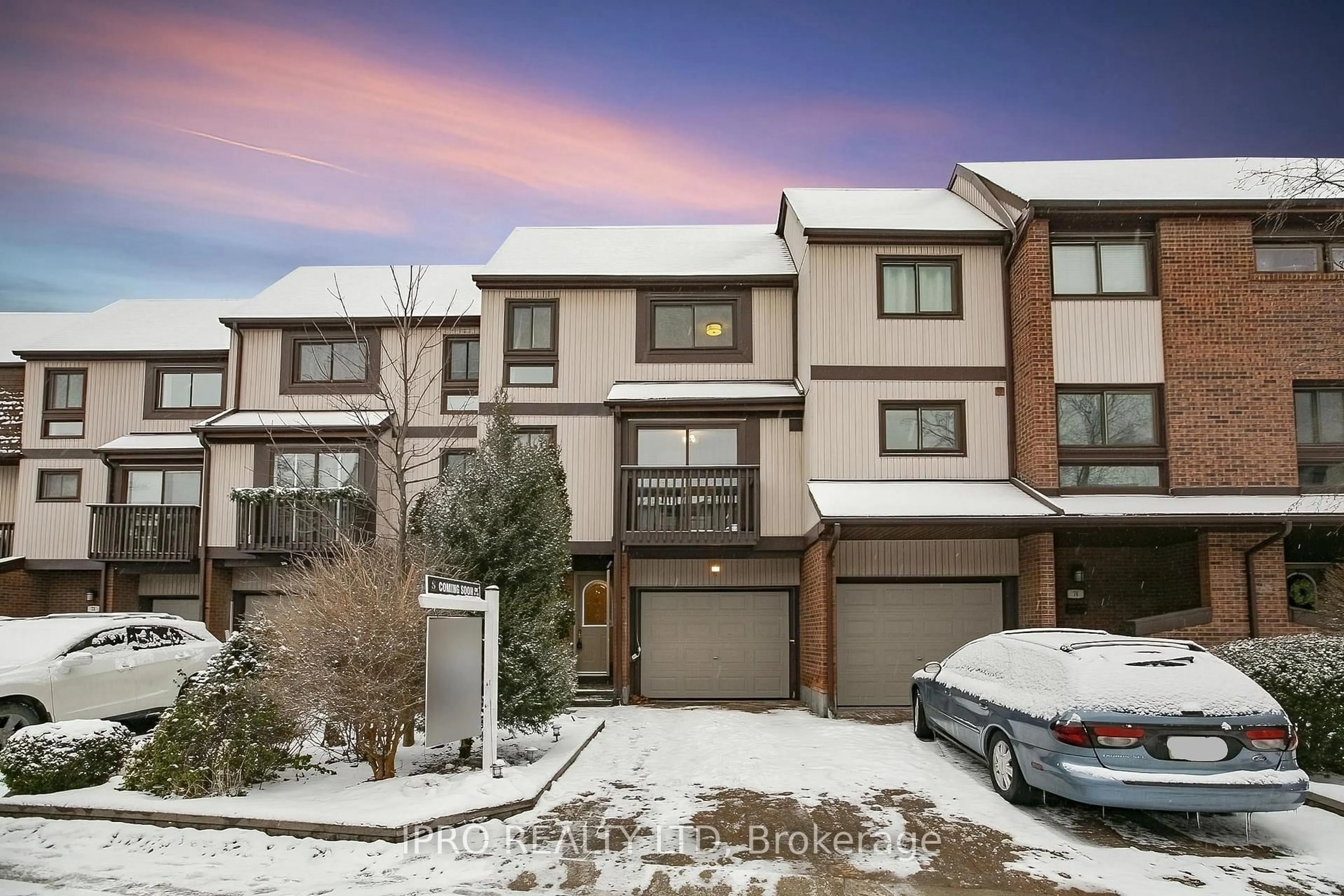 A pic from outside/outdoor area/front of a property/back of a property/a pic from drone, street for 1080 Walden Circ #75, Mississauga Ontario L5J 4J9