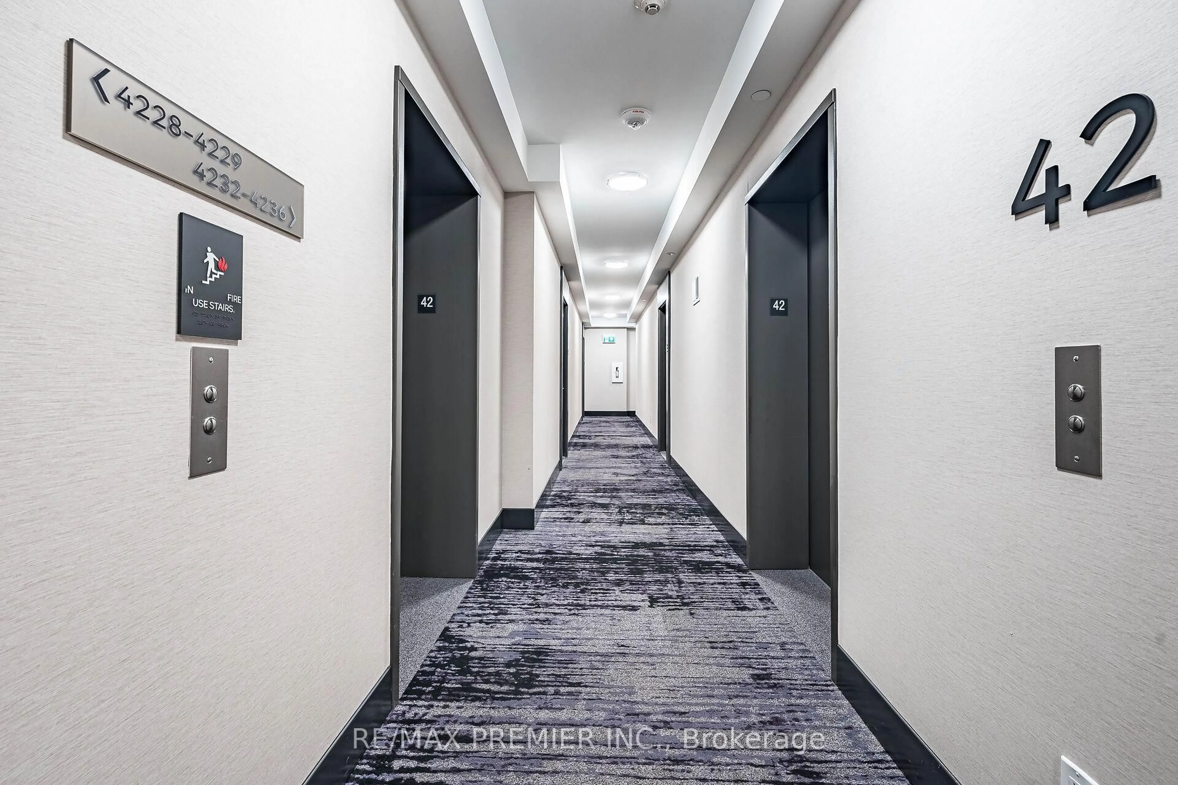 Indoor foyer for 5 Mabelle Ave #4235, Toronto Ontario M9A 0C9