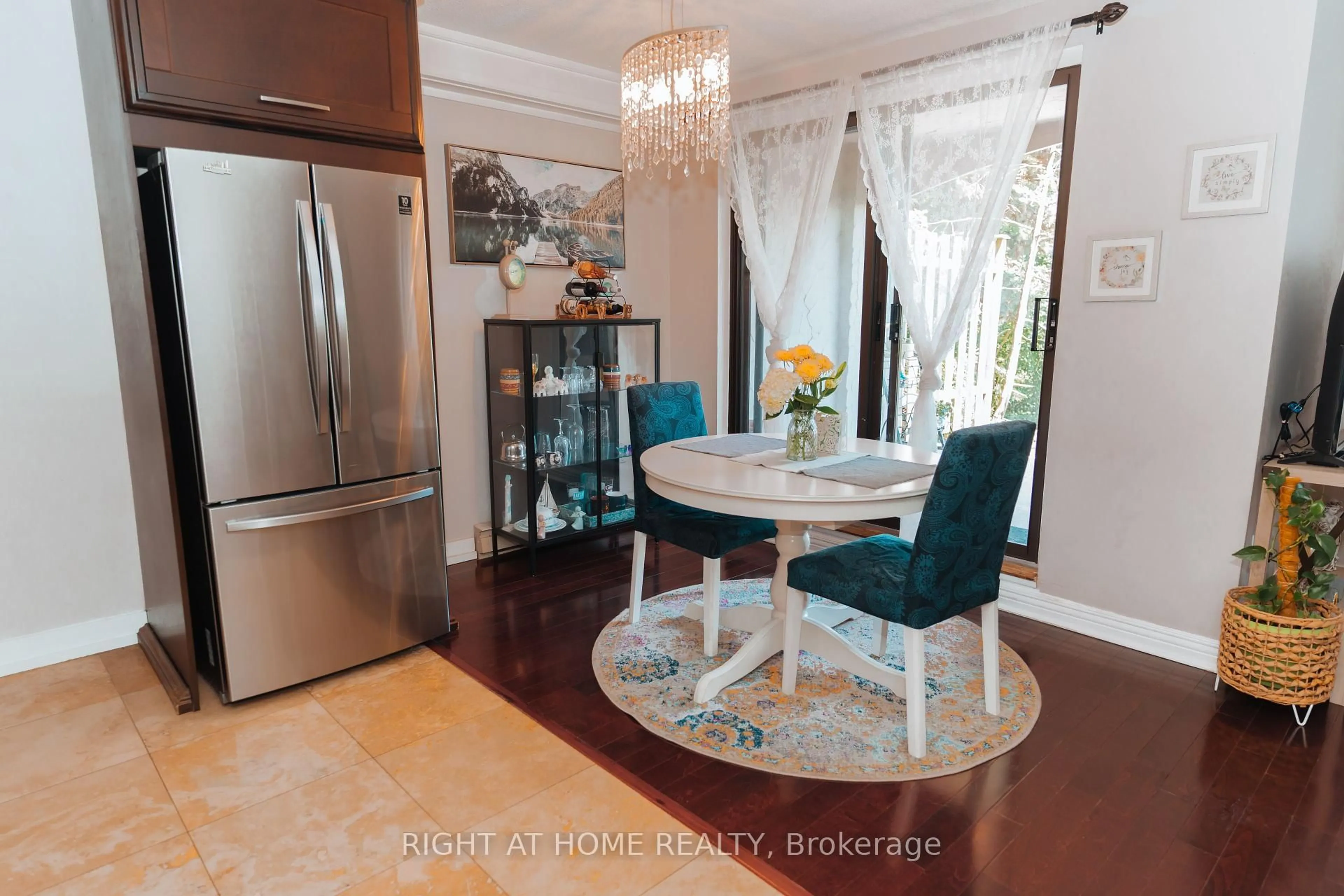 Dining room, wood/laminate floor for 1030 Falgarwood Dr #56, Oakville Ontario L6H 2P5