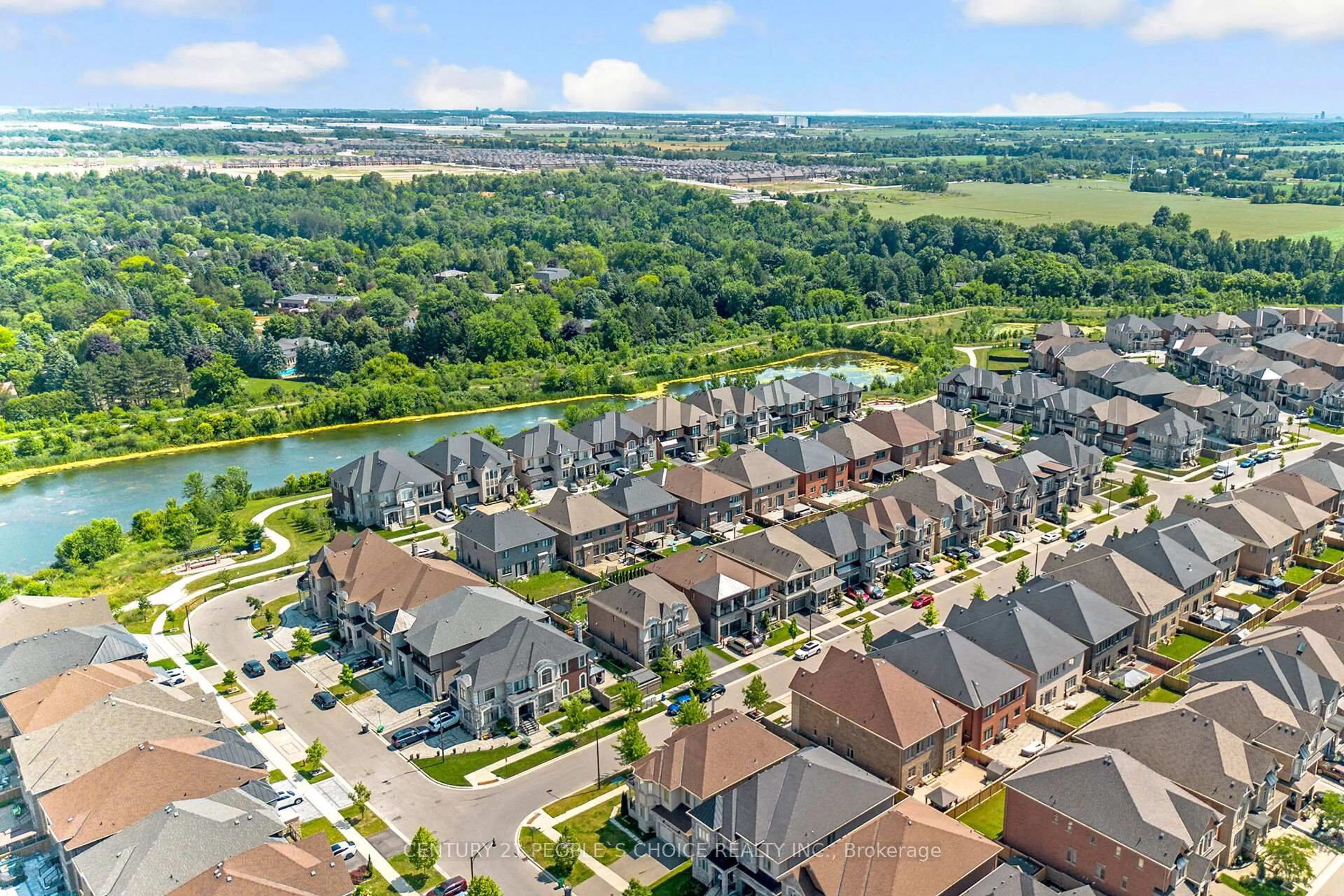 A pic from outside/outdoor area/front of a property/back of a property/a pic from drone, unknown for 8 Rolling Acres Dr, Brampton Ontario L6X 5P3