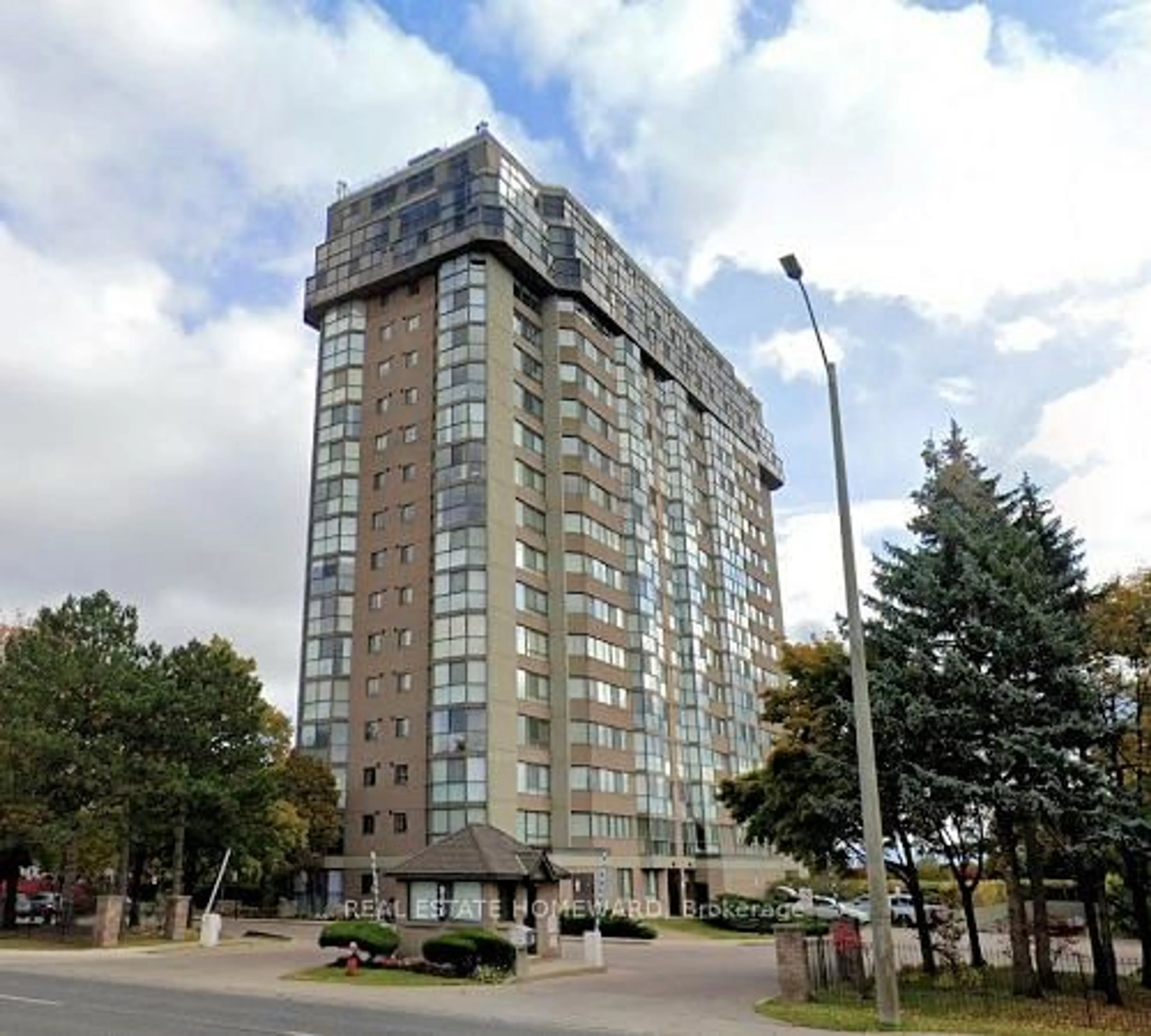 Unknown for 880 Dundas St #407, Mississauga Ontario L5C 4H3