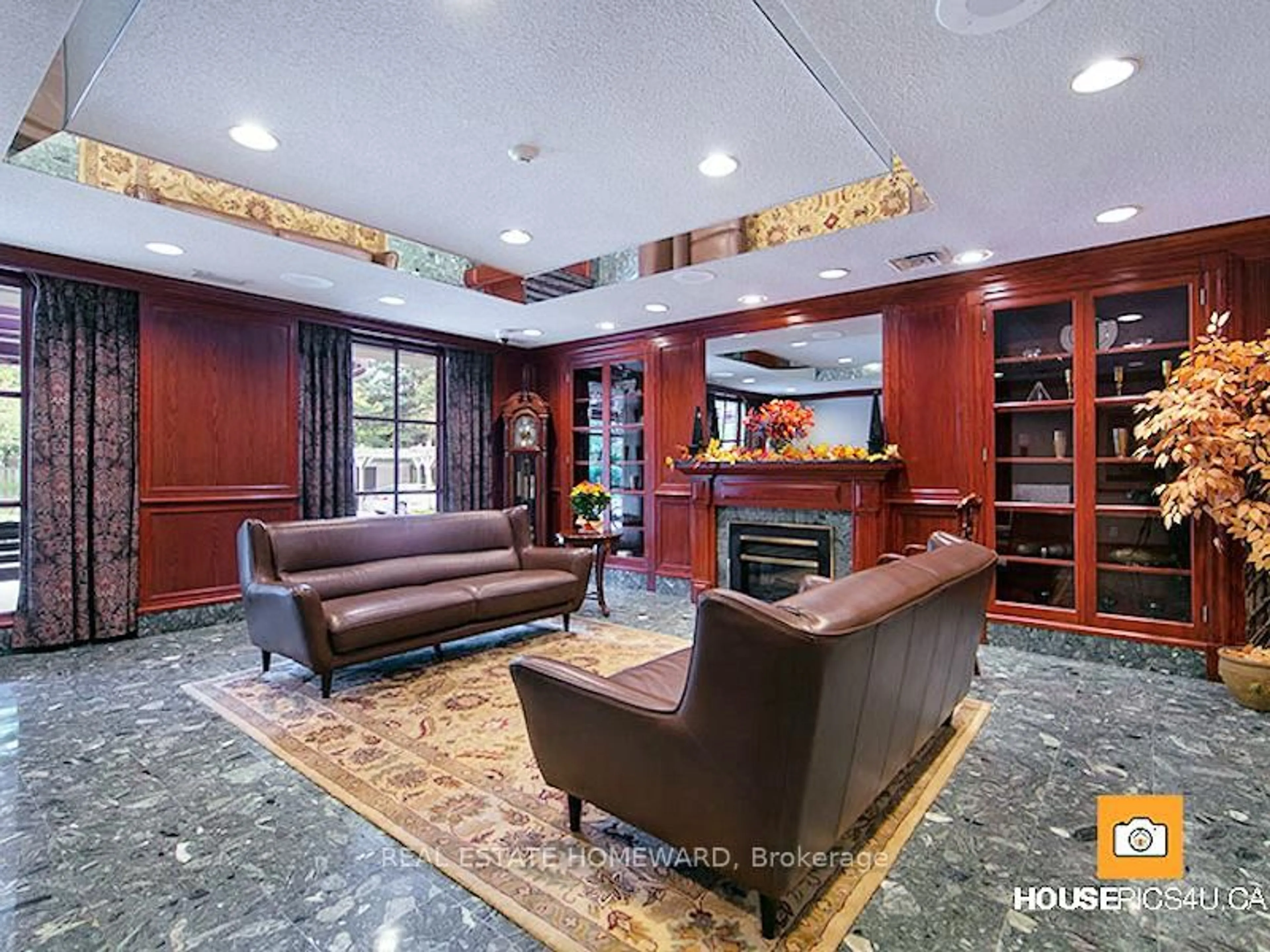 Lobby for 880 Dundas St #407, Mississauga Ontario L5C 4H3