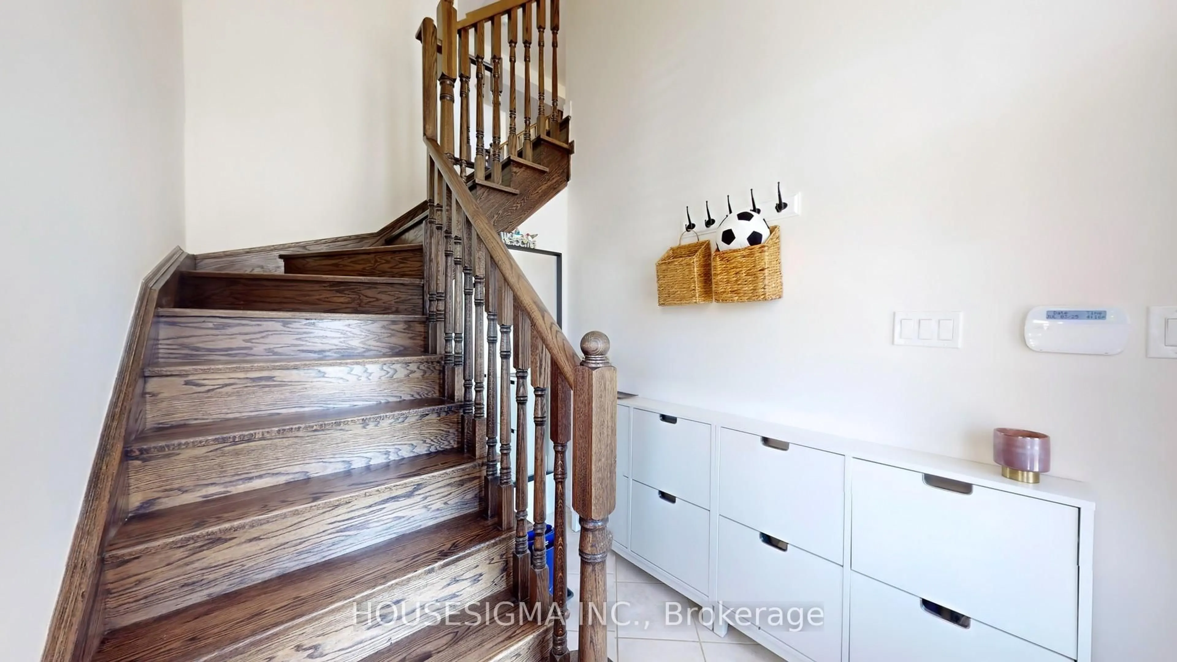 Stairs for 4 Oasis Tr, Halton Hills Ontario L7G 0K3