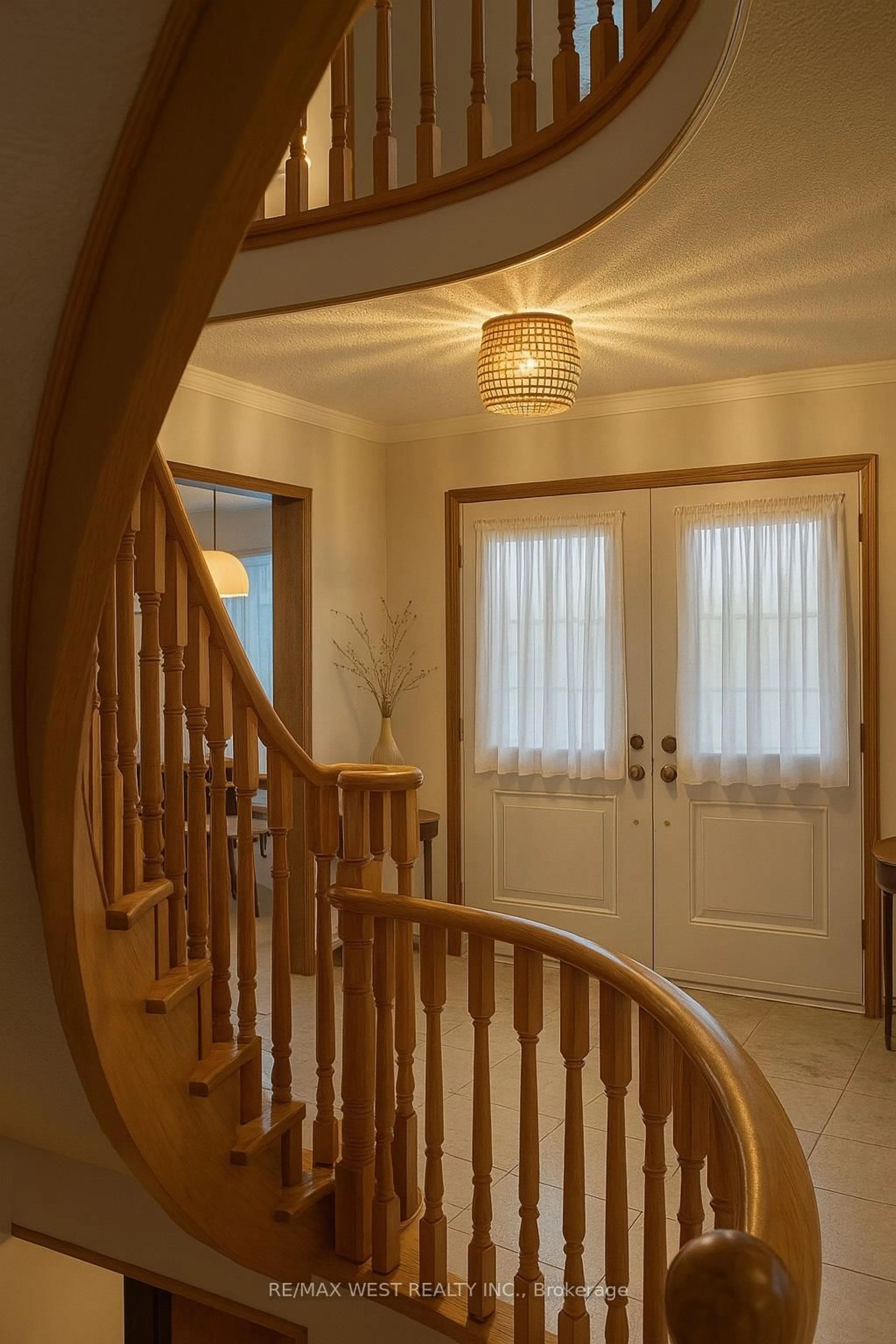 Indoor entryway for 4256 Petersburg Cres, Mississauga Ontario L4Z 2T2