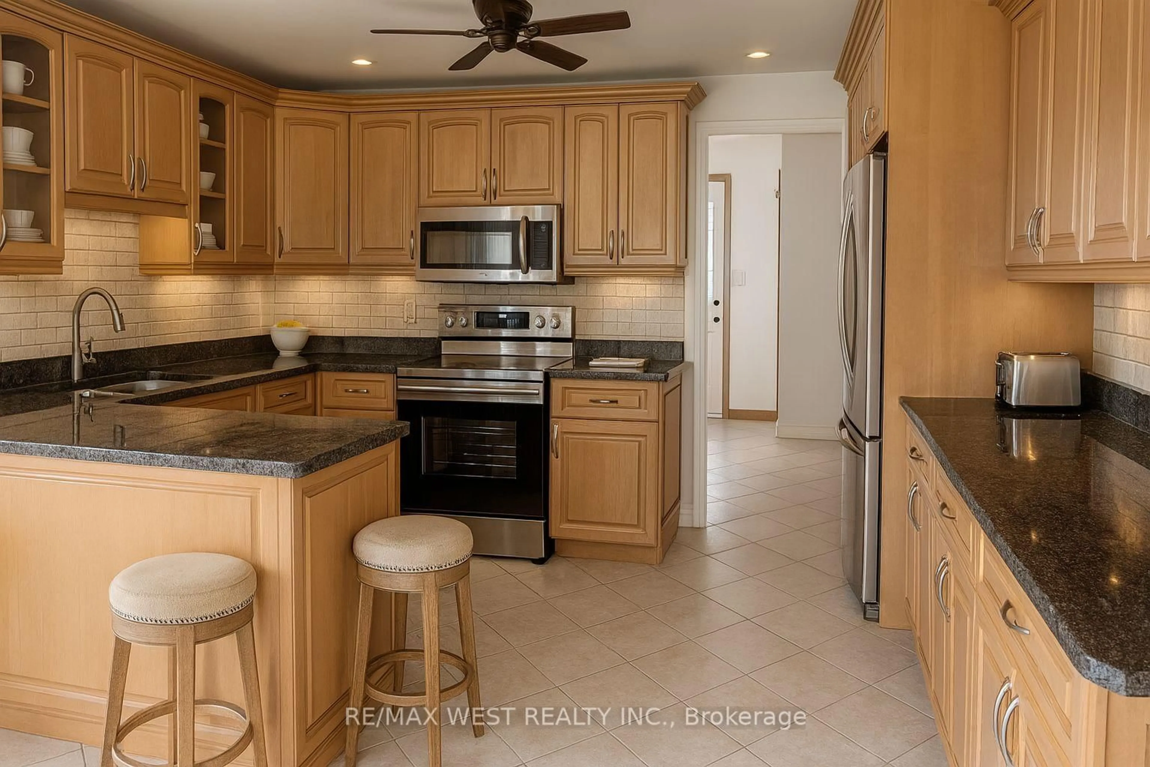 Open concept kitchen, ceramic/tile floor for 4256 Petersburg Cres, Mississauga Ontario L4Z 2T2