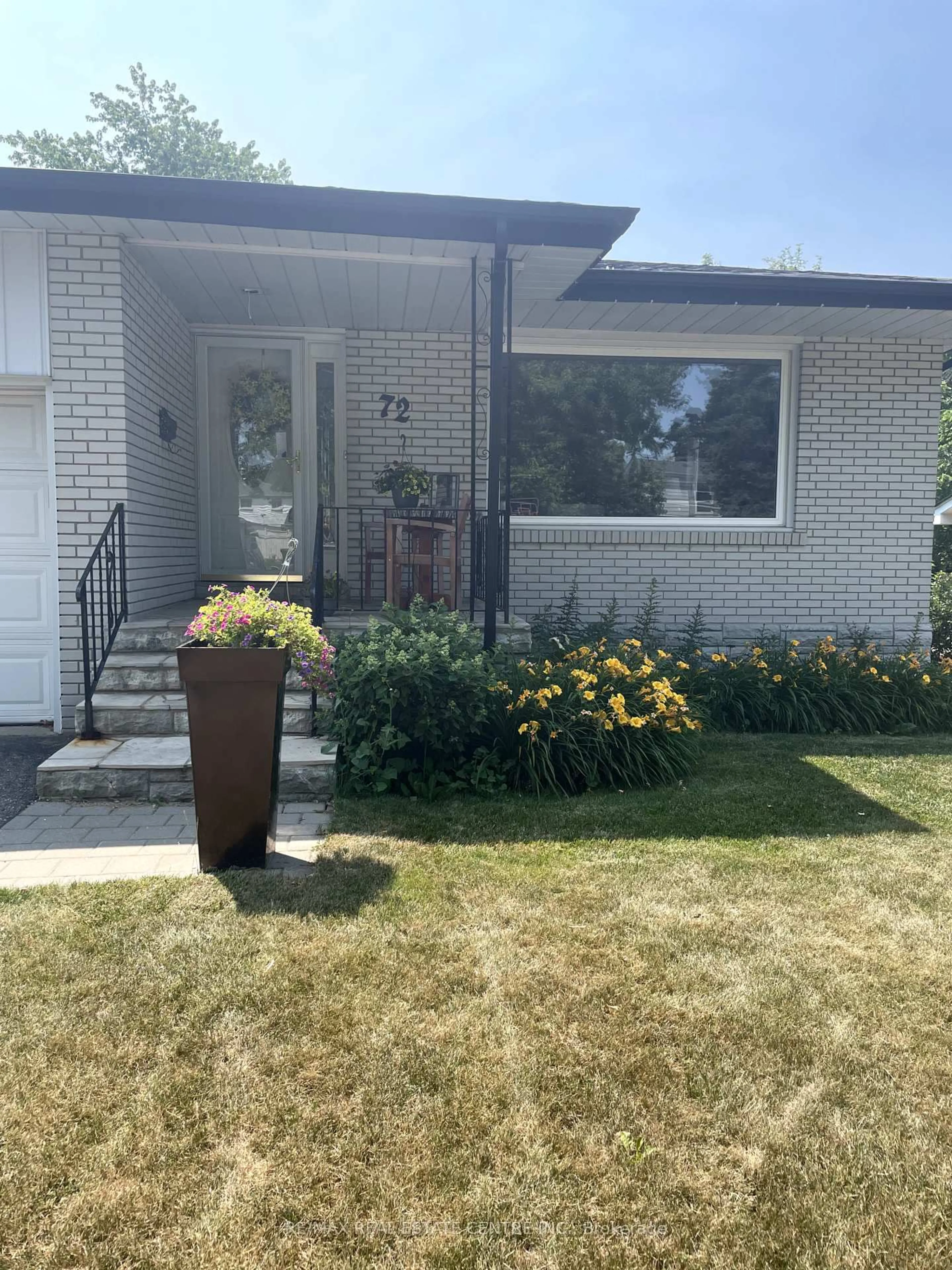 Unknown for 72 Cavendish Cres, Brampton Ontario L6T 1Z4