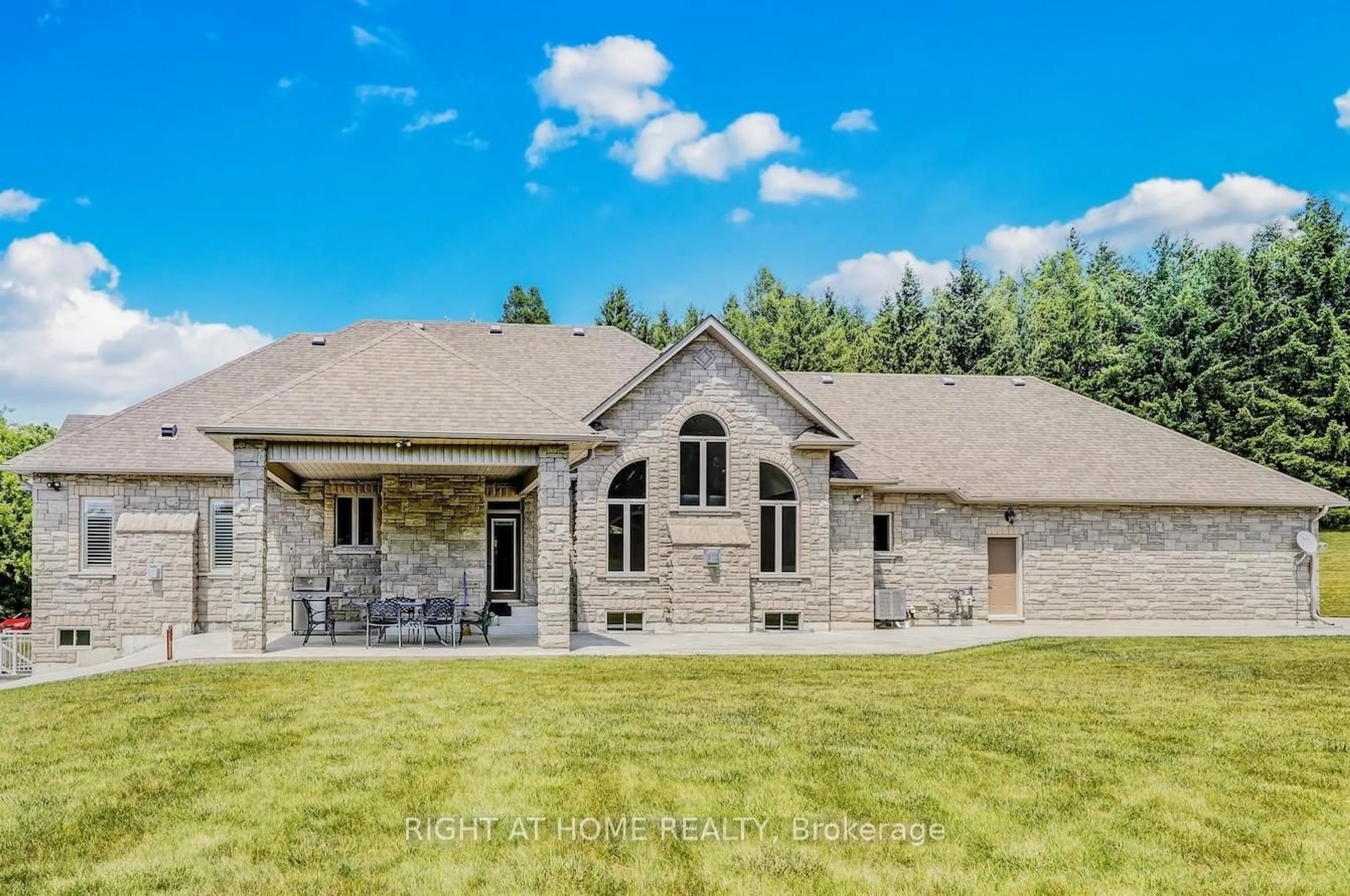 Home with brick exterior material, unknown for 15848 MOUNTAINVIEW Rd, Caledon Ontario L7C 2V2
