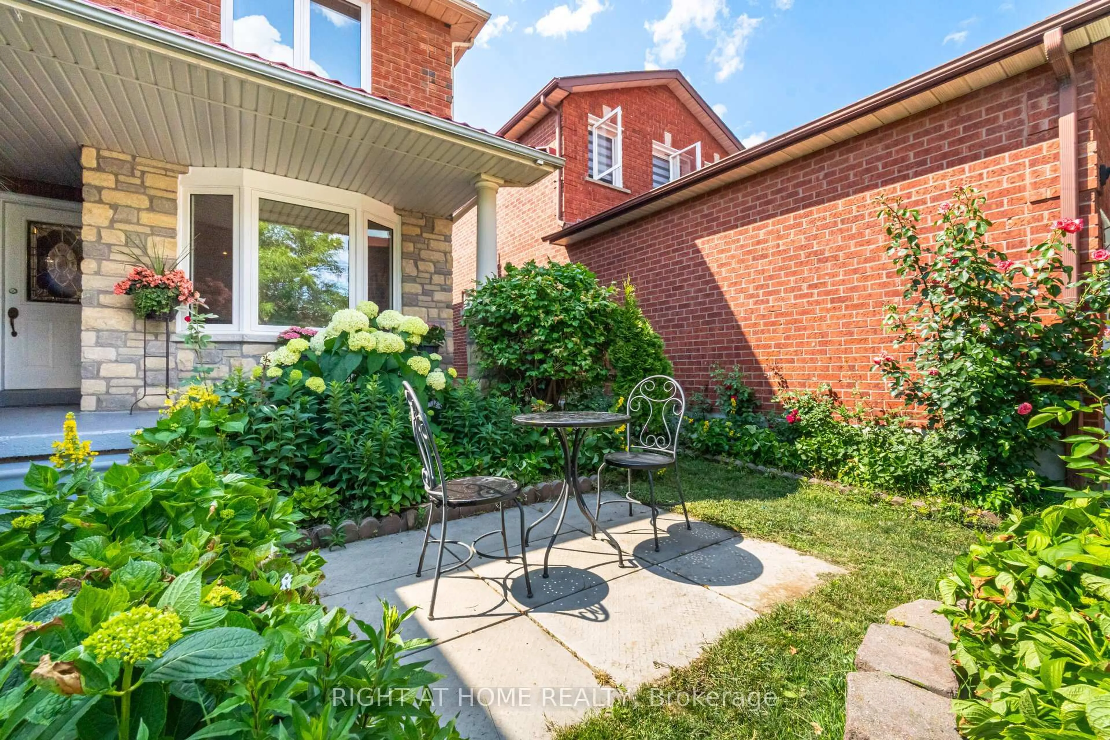 Home with brick exterior material, street for 325 Harrowsmith Dr, Mississauga Ontario L5R 1P9