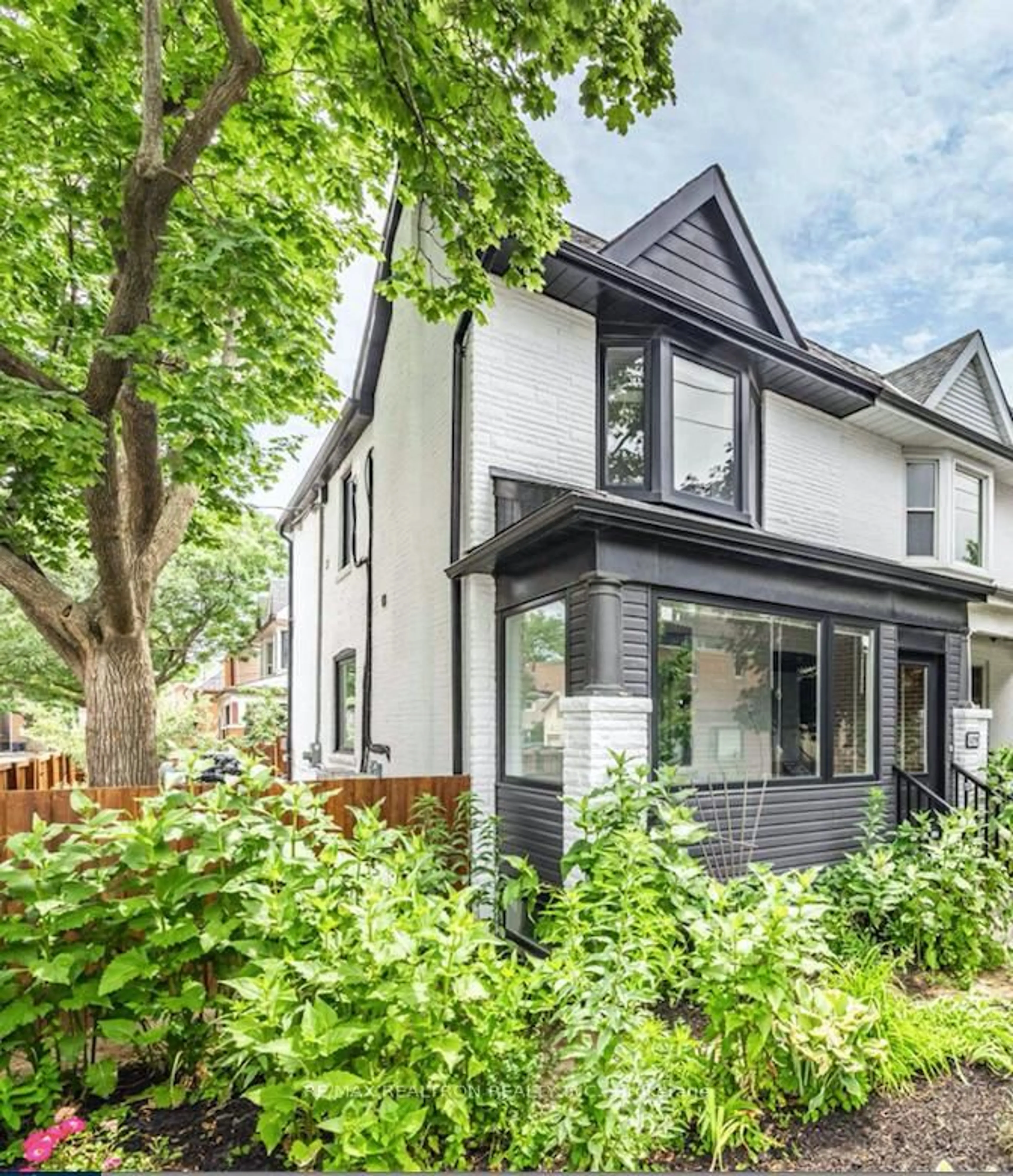Home with brick exterior material, street for 179 Perth Ave, Toronto Ontario M6P 3X2