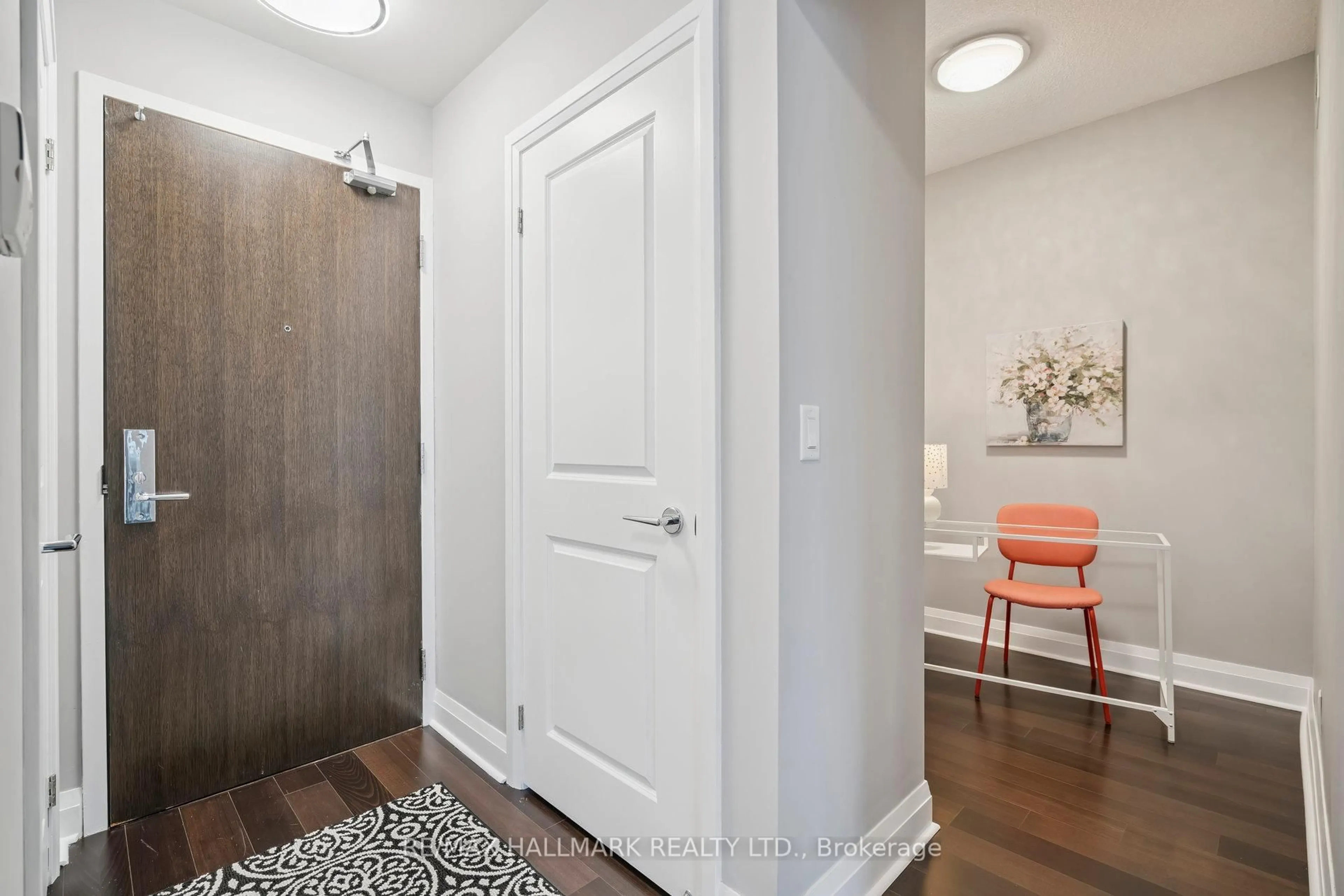 Indoor entryway for 1185 The Queensway #1006, Toronto Ontario M8Z 1R4