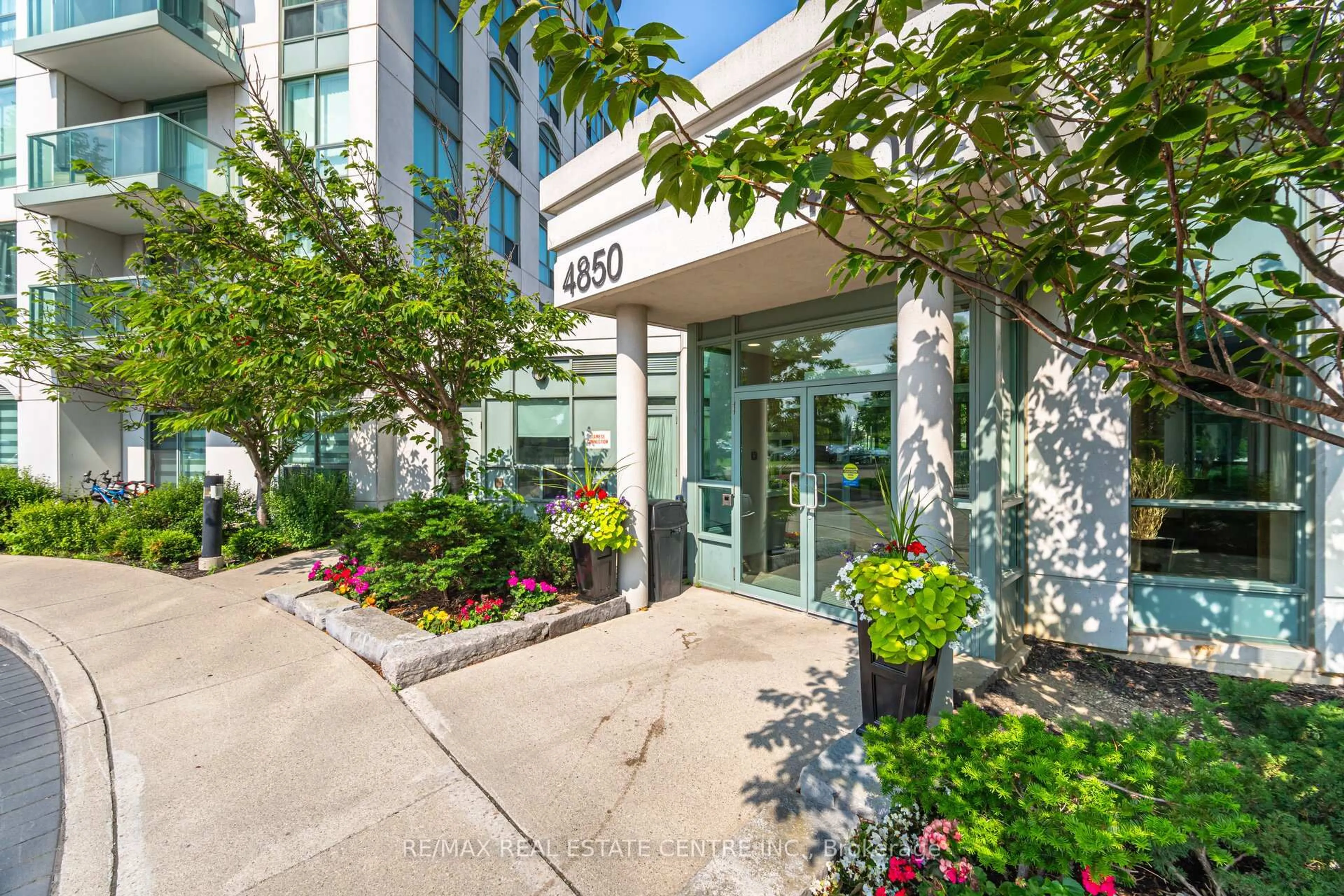Indoor foyer for 4850 Glen Erin Dr #Ph9, Mississauga Ontario L5M 7S1