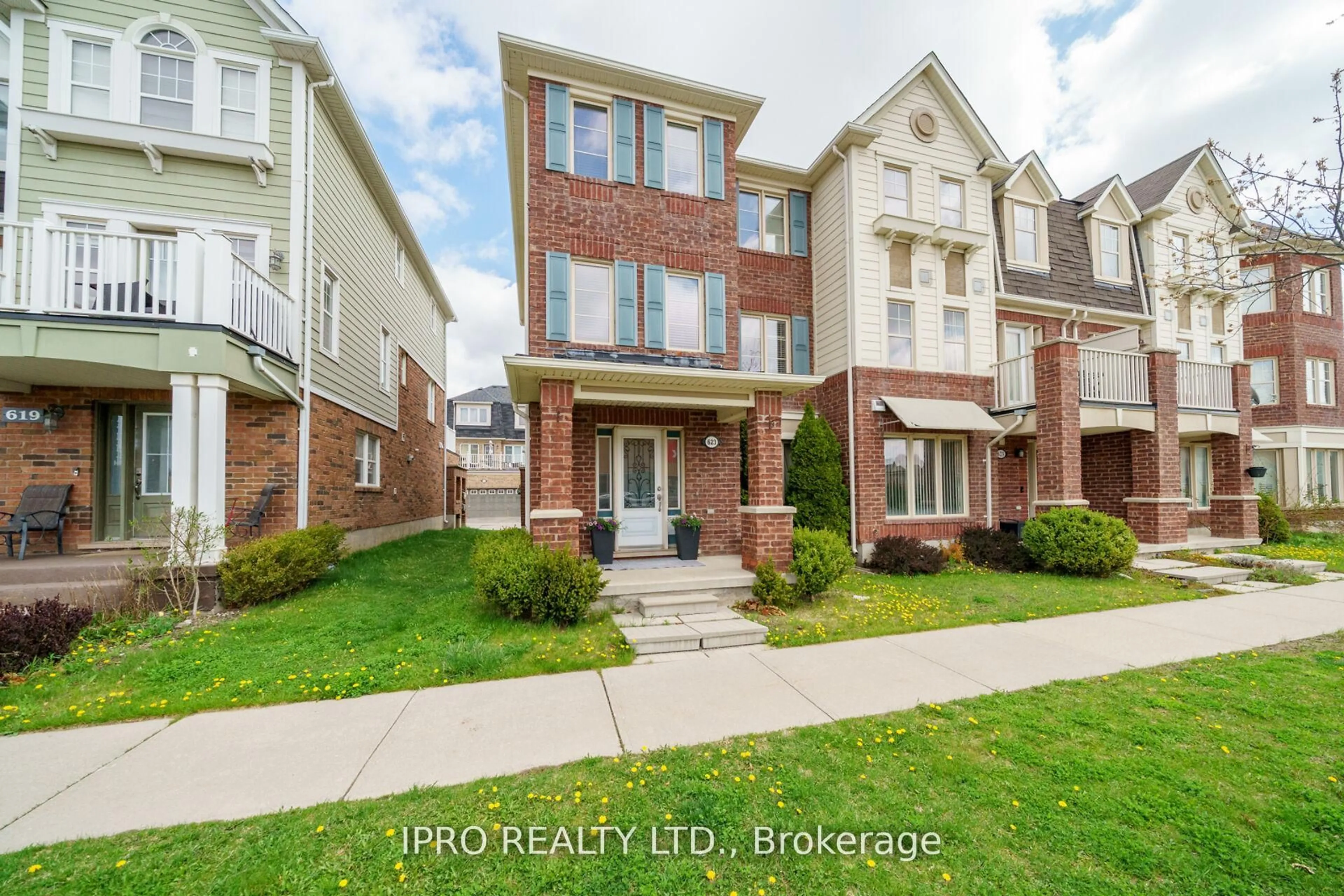Home with brick exterior material, street for 623 Scott Blvd, Milton Ontario L9T 0P4