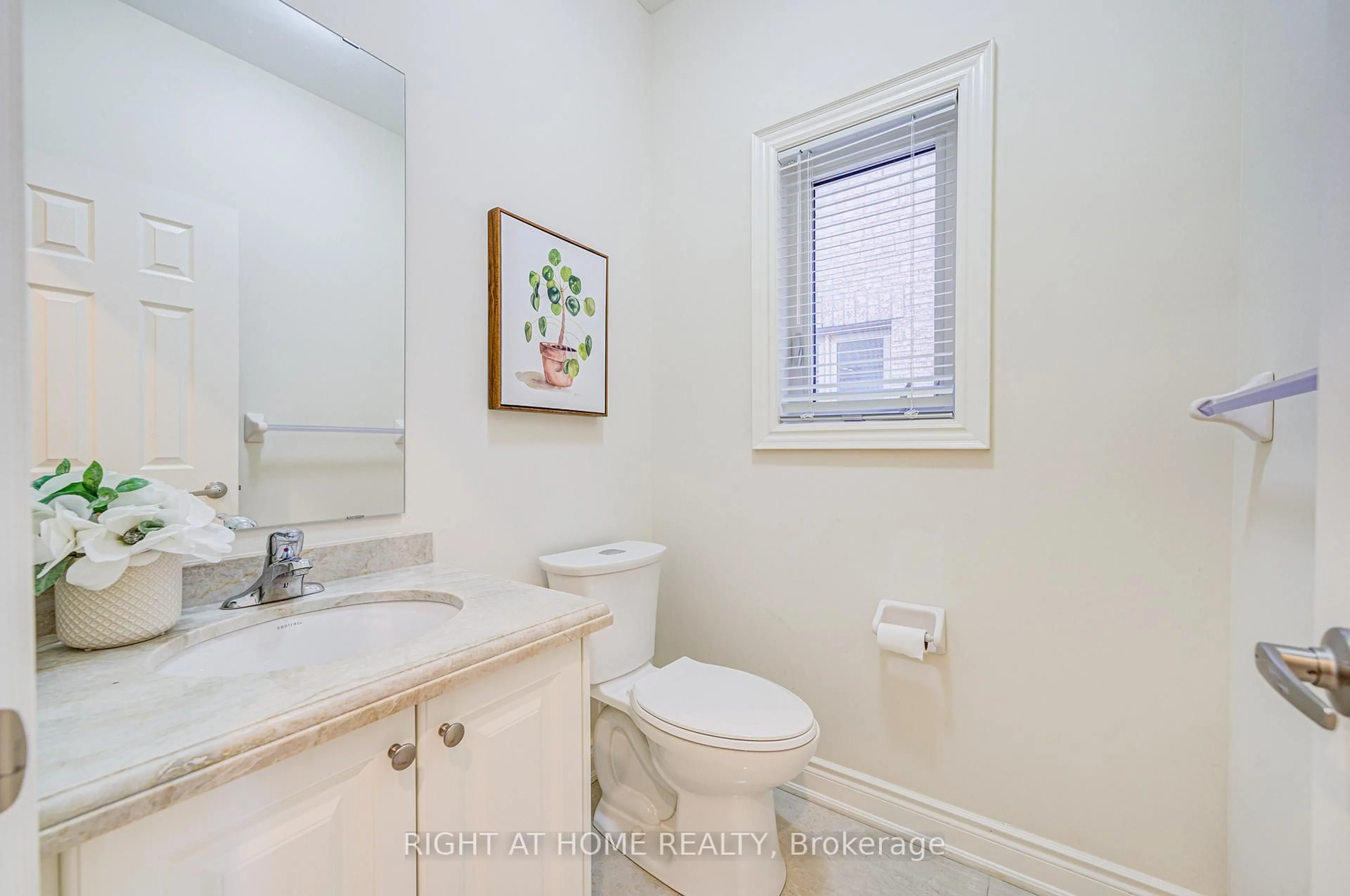 Standard bathroom, unknown for 498 Wheat Boom Dr, Oakville Ontario L6H 0S7