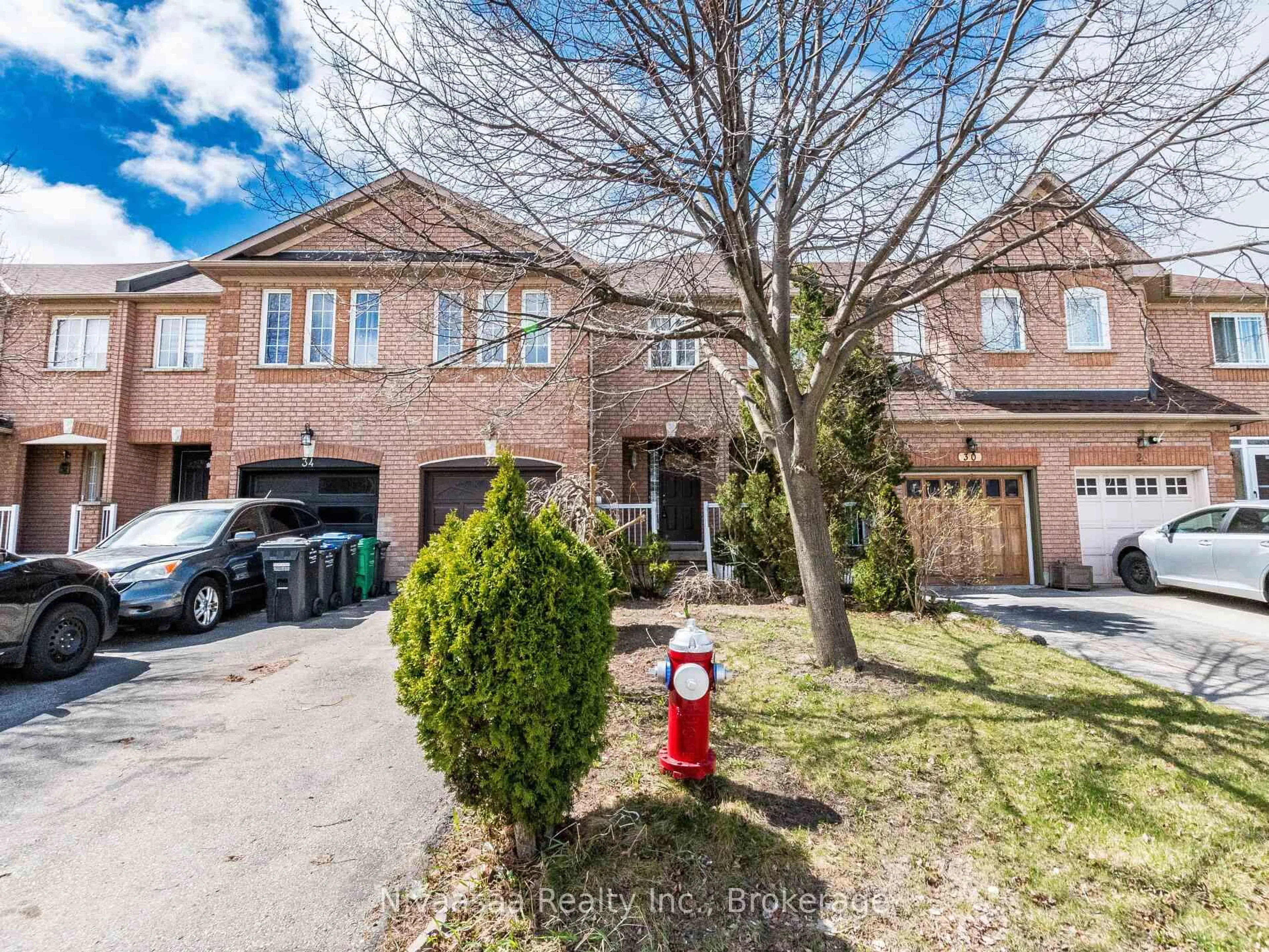 A pic from outside/outdoor area/front of a property/back of a property/a pic from drone, street for 32 Twin Pines Cres, Brampton Ontario L7A 1M6