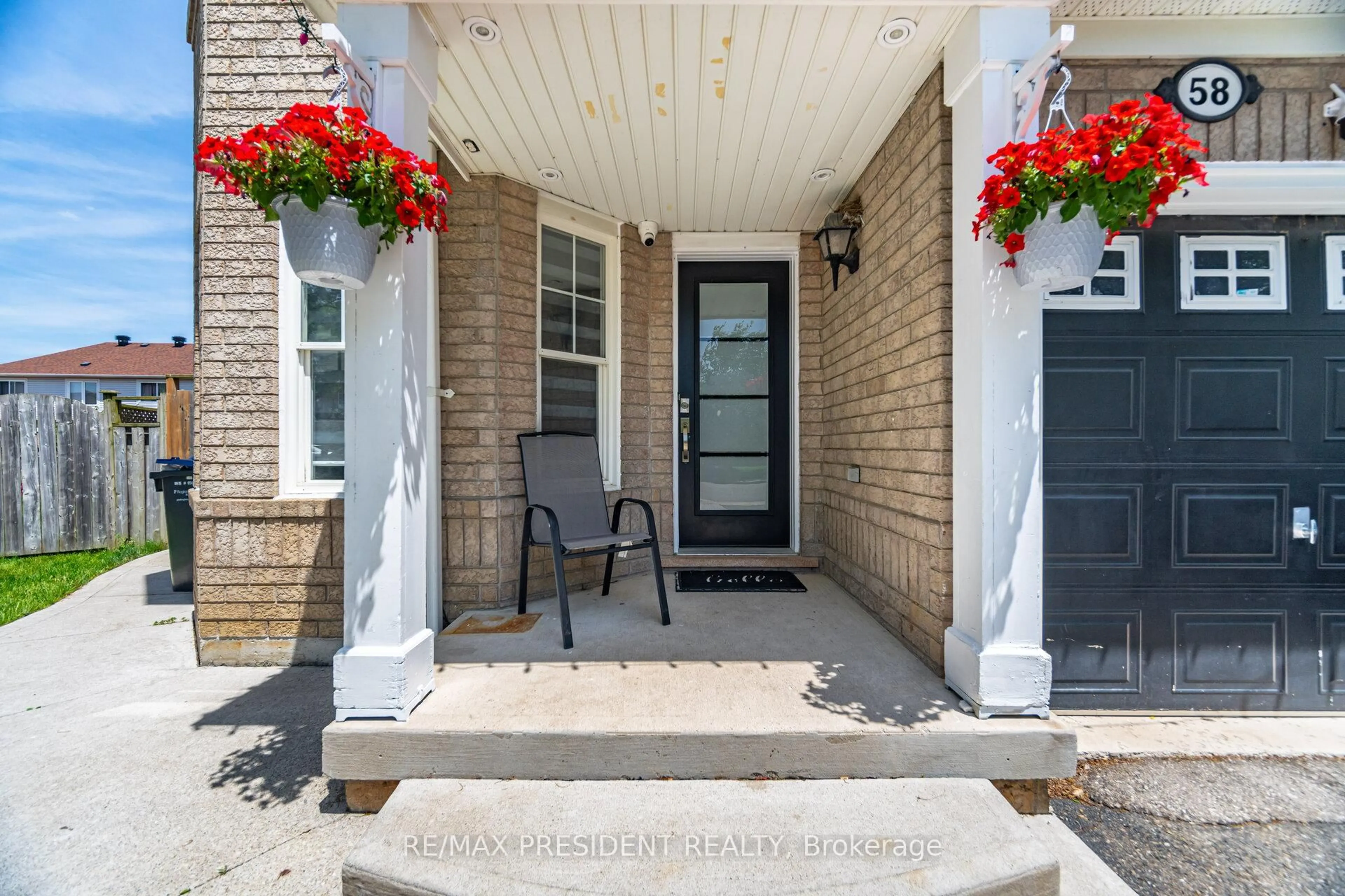 Indoor entryway for 58 Frontenac Cres, Brampton Ontario L7A 3M9