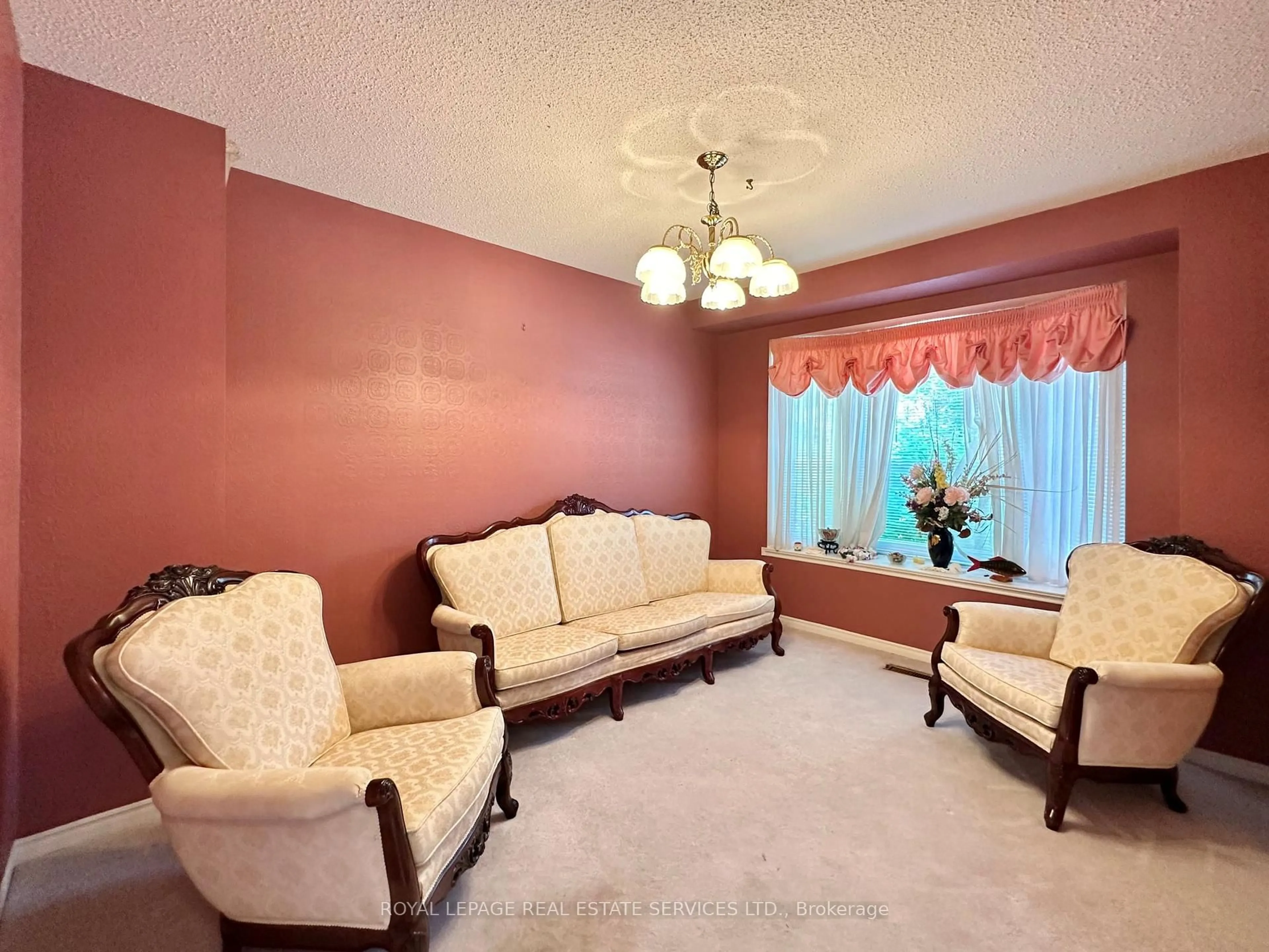 Living room with furniture, unknown for 4635 Regents Terr #44, Mississauga Ontario L5R 1X2
