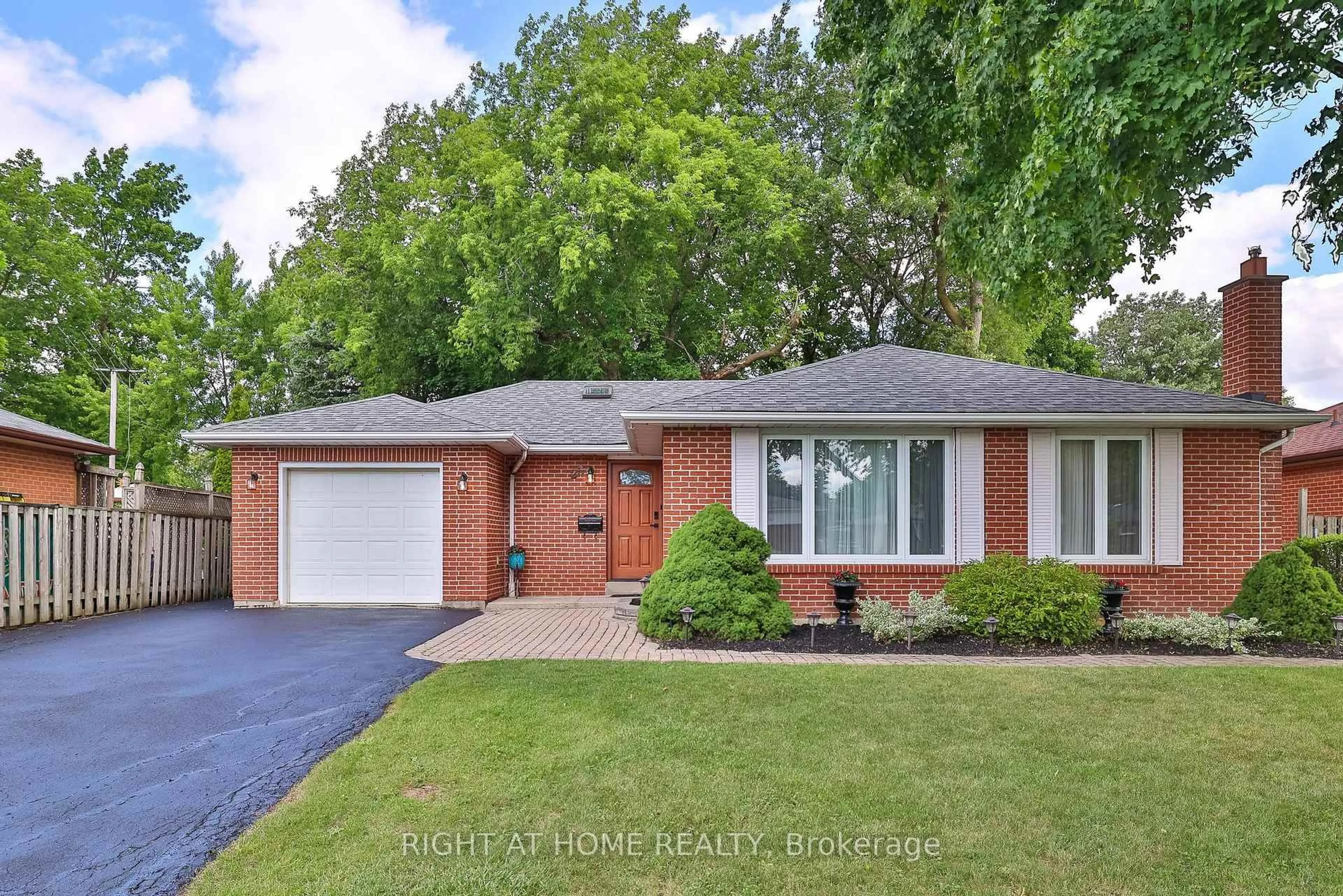 Home with brick exterior material, street for 25 Devonshire Dr, Brampton Ontario L6T 3G5