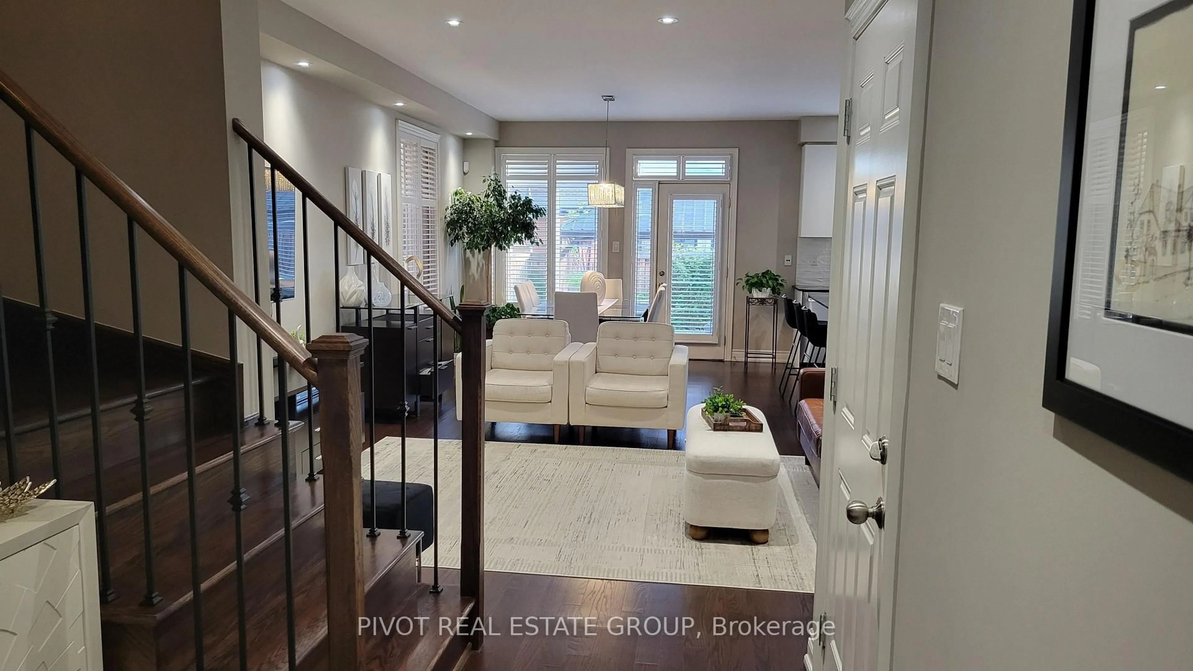 Indoor entryway for 1292 Clarriage Crt, Milton Ontario L9E 1J4