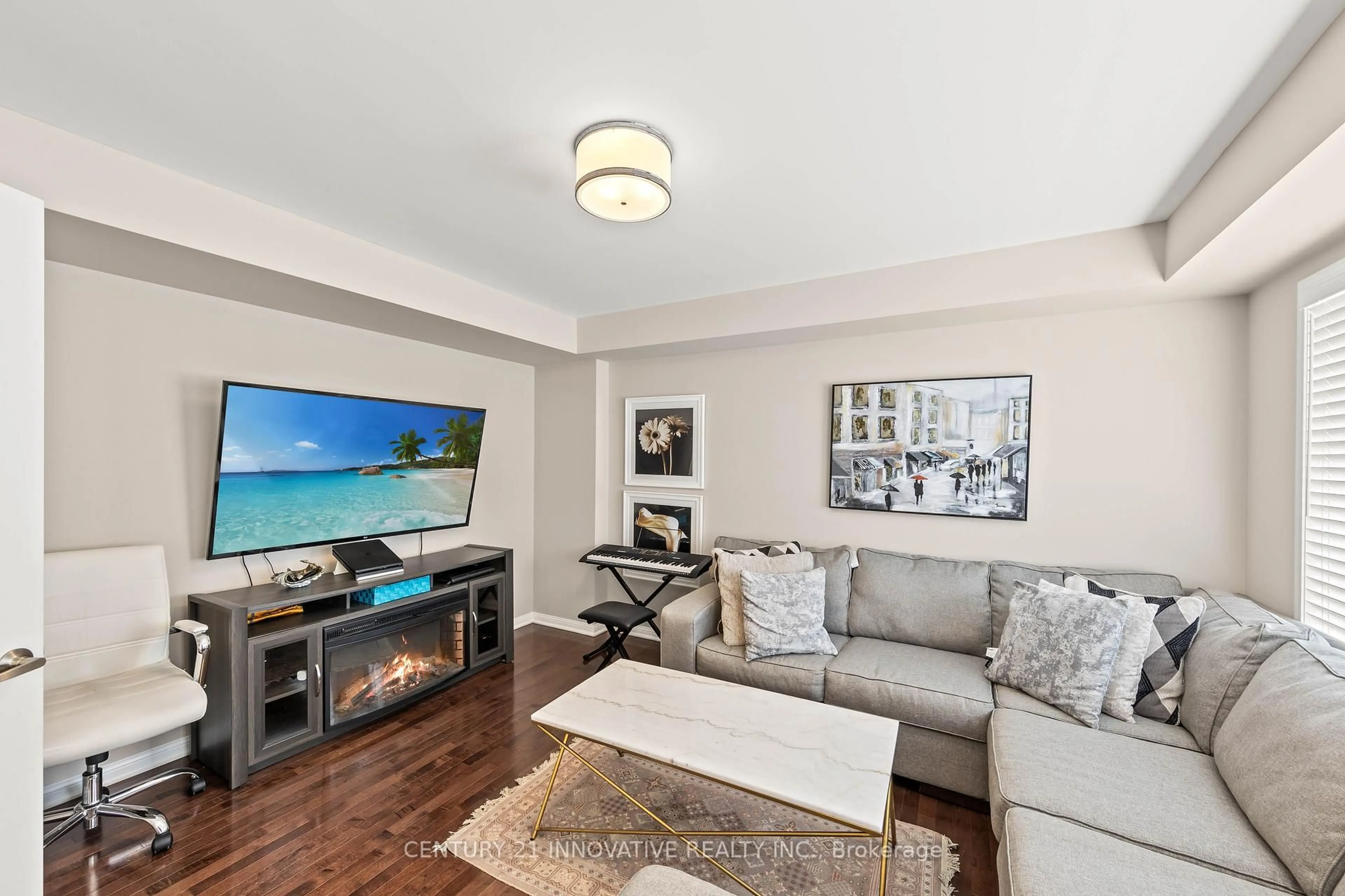Living room with furniture, unknown for 324 Dymott Ave, Milton Ontario L9T 7T3