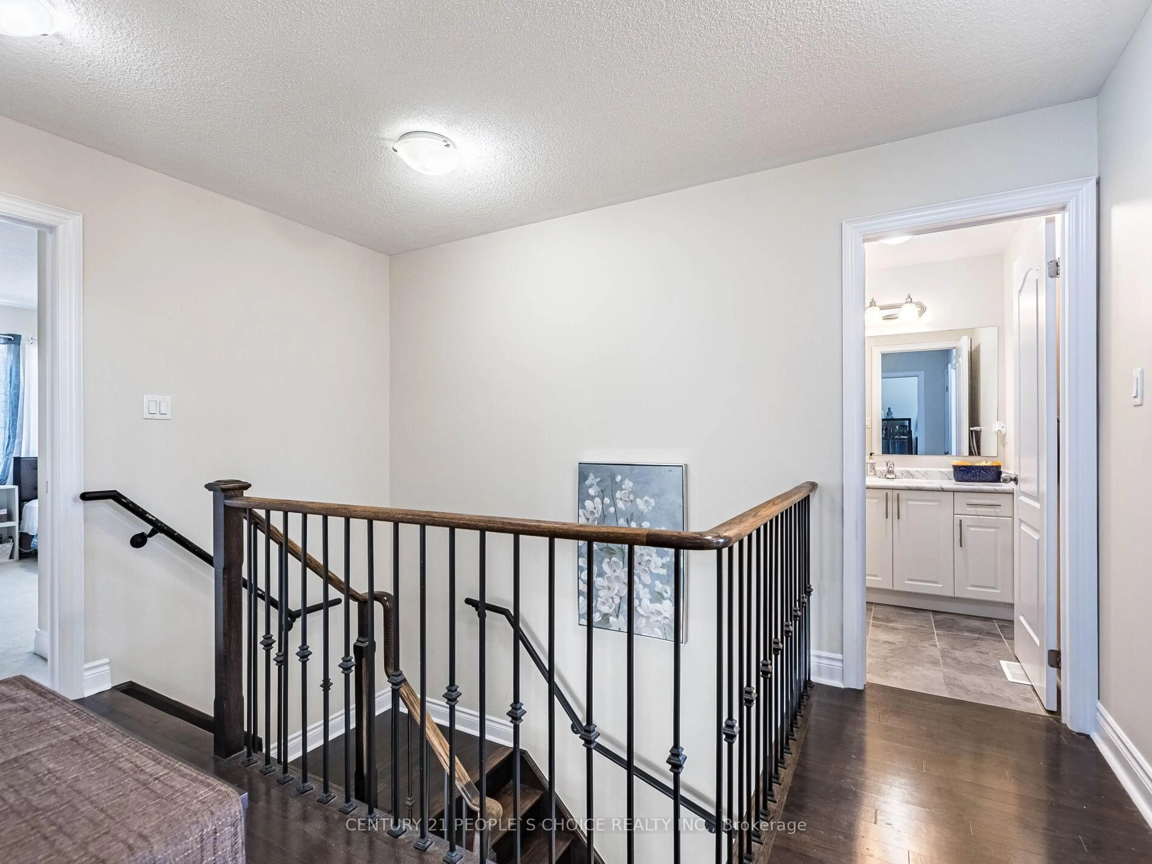 Unknown for 4 Dunley Cres, Brampton Ontario L6X 5K3