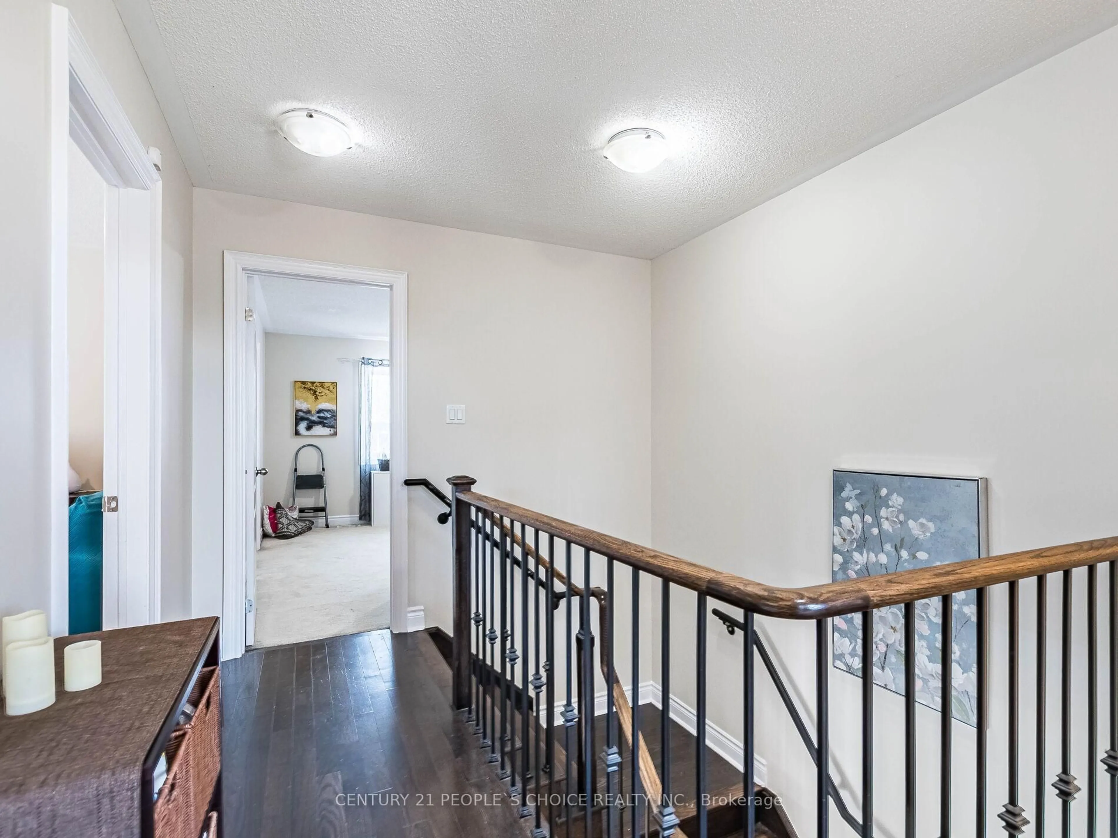 Unknown for 4 Dunley Cres, Brampton Ontario L6X 5K3
