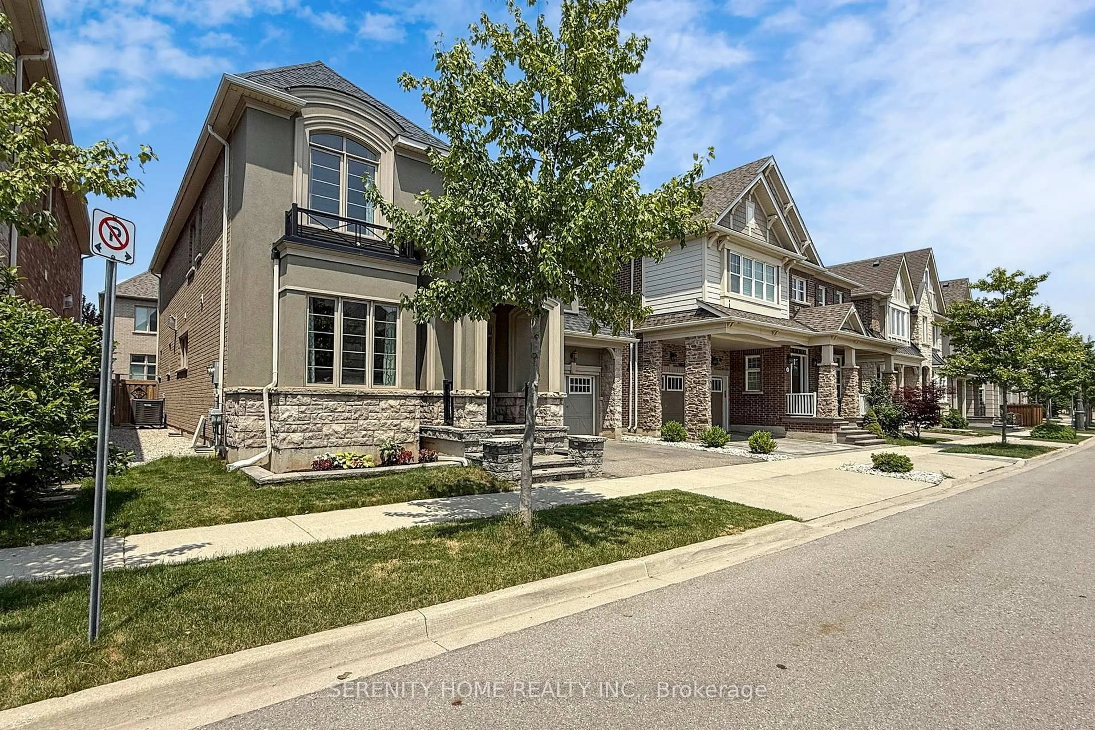 Home with brick exterior material, street for 135 Mcwilliams Cres, Oakville Ontario L6M 0W5