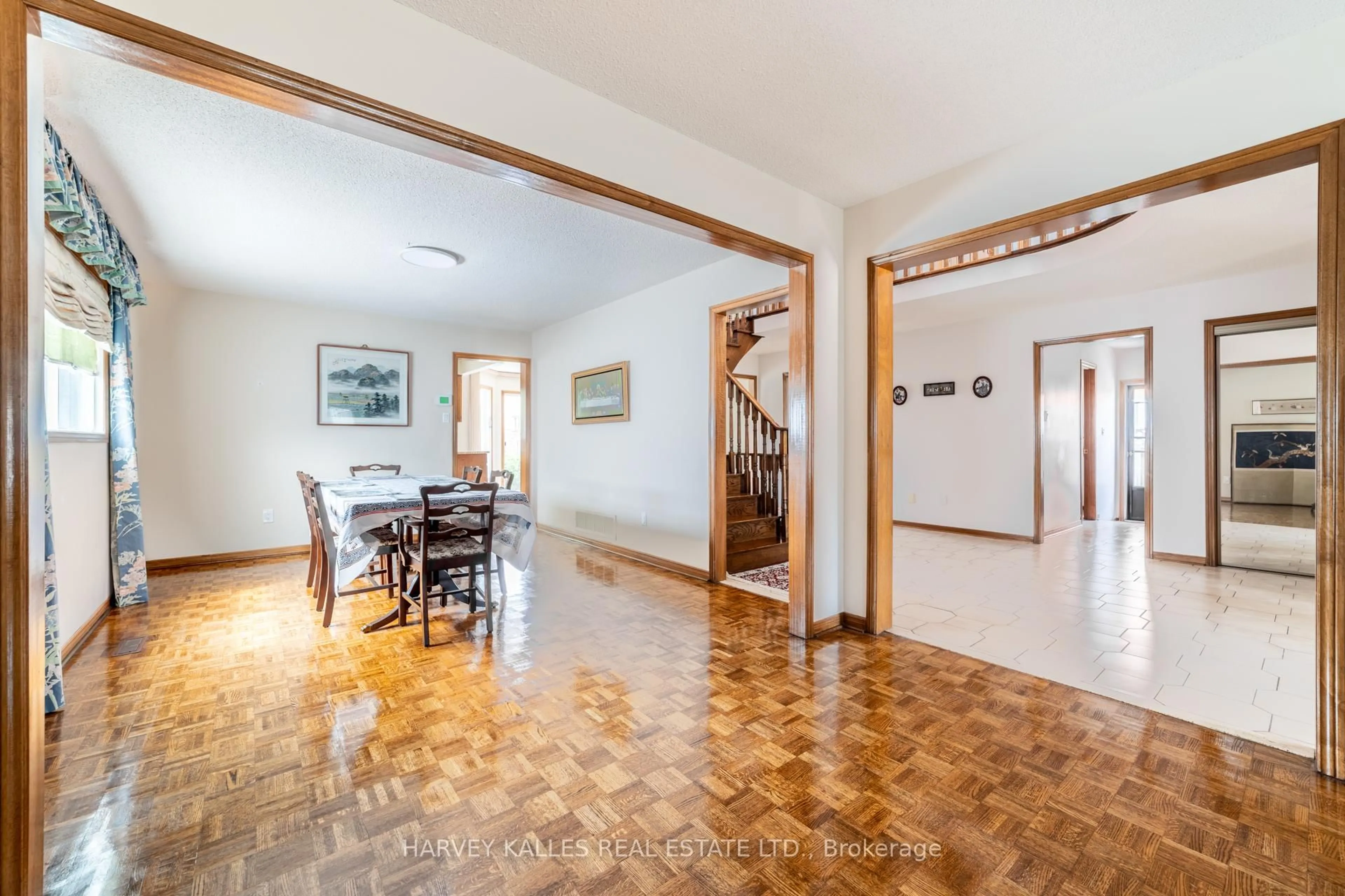 Unknown for 4257 Starlight Cres, Mississauga Ontario L4W 4R4