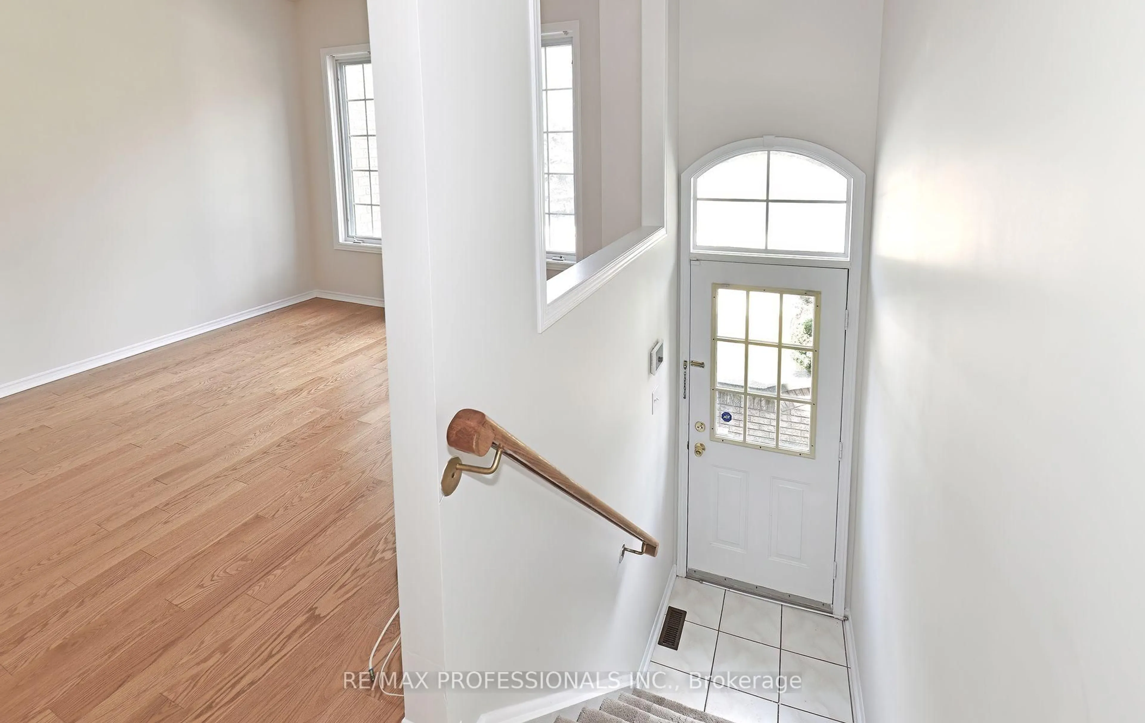 Indoor entryway for 29 Harbourview Cres, Toronto Ontario M8V 4A6