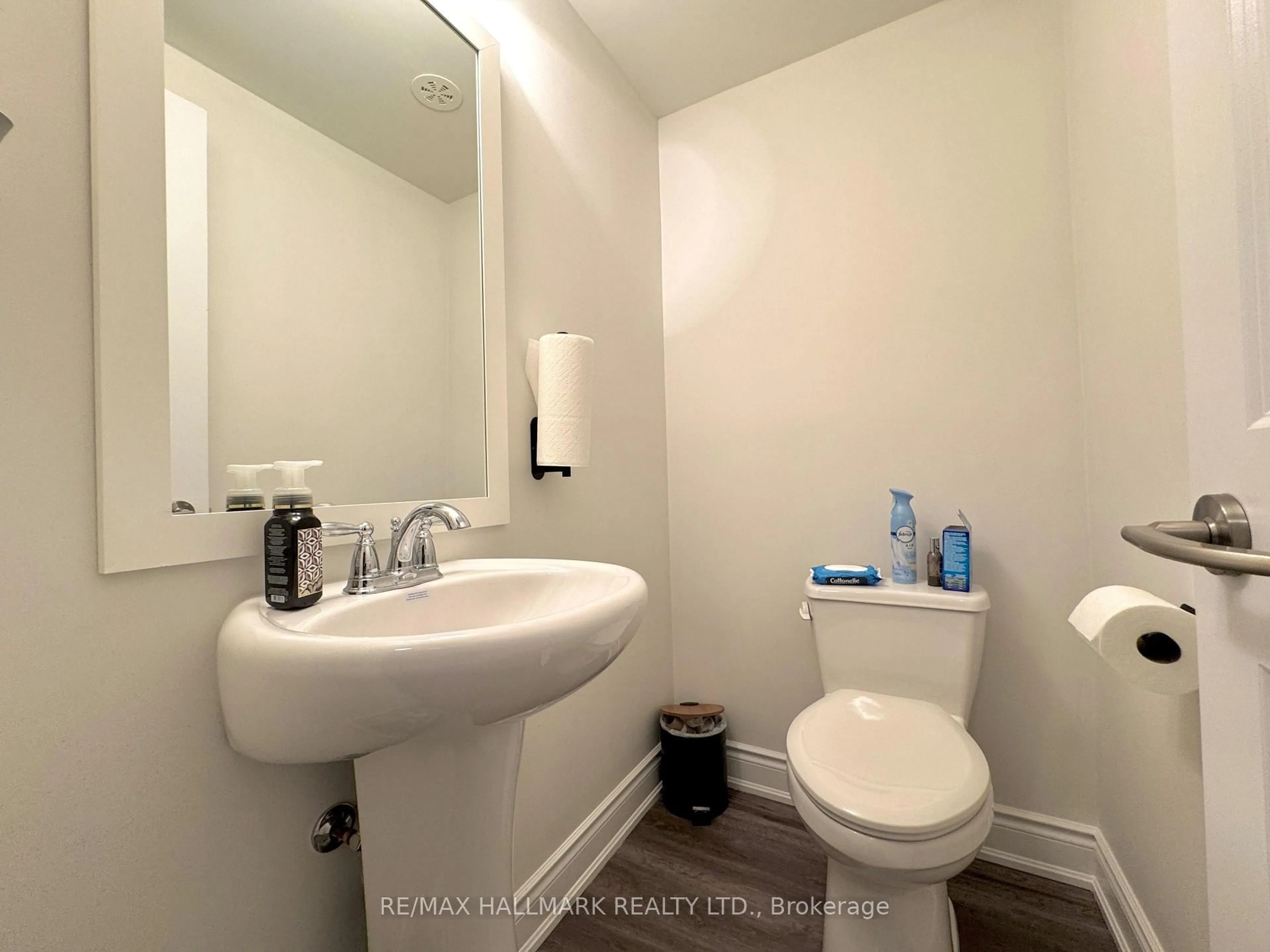 Standard bathroom, unknown for 55 Twenty Ninth St, Toronto Ontario M8W 1S1