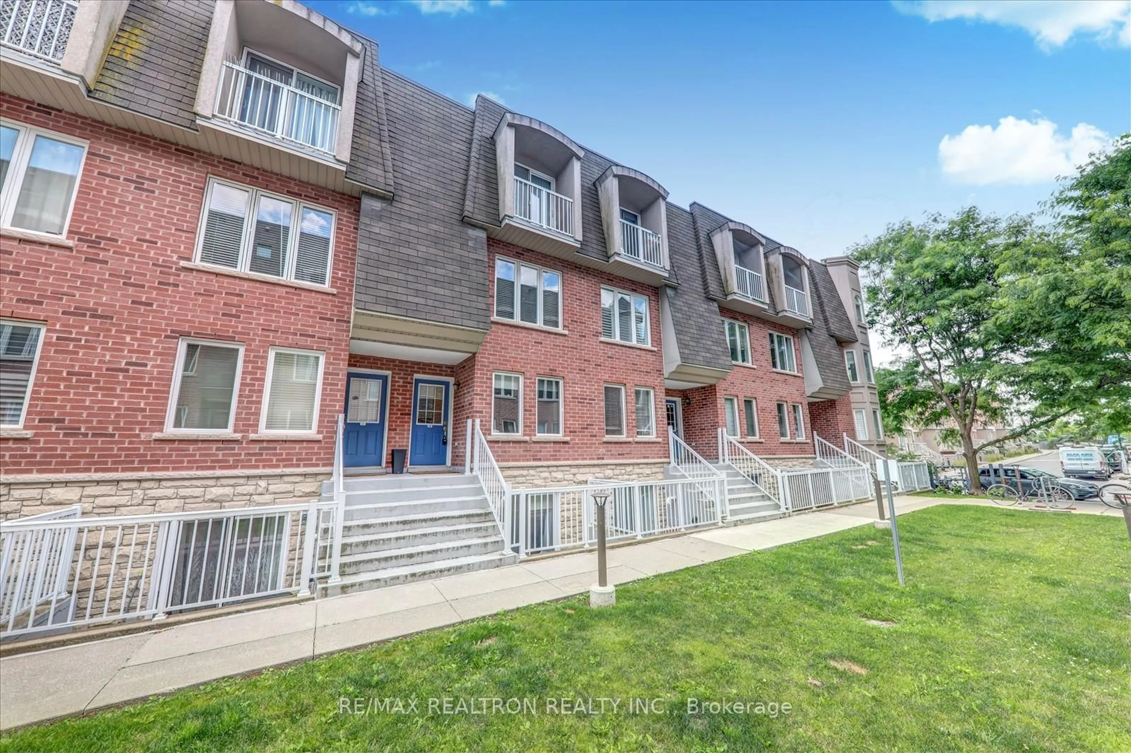 Home with brick exterior material, street for 35 Foundry Ave #34, Toronto Ontario M6H 4K7