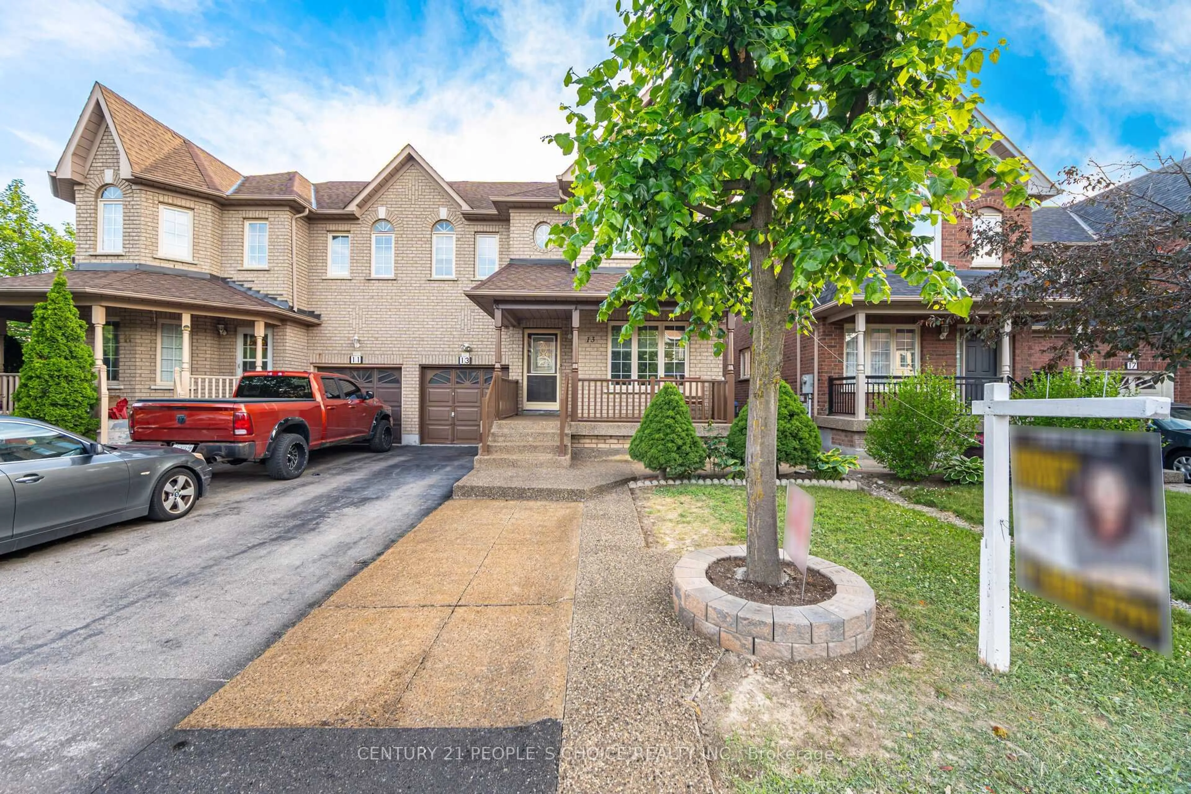 A pic from outside/outdoor area/front of a property/back of a property/a pic from drone, street for 13 Zebra Tr, Brampton Ontario L6R 2J2
