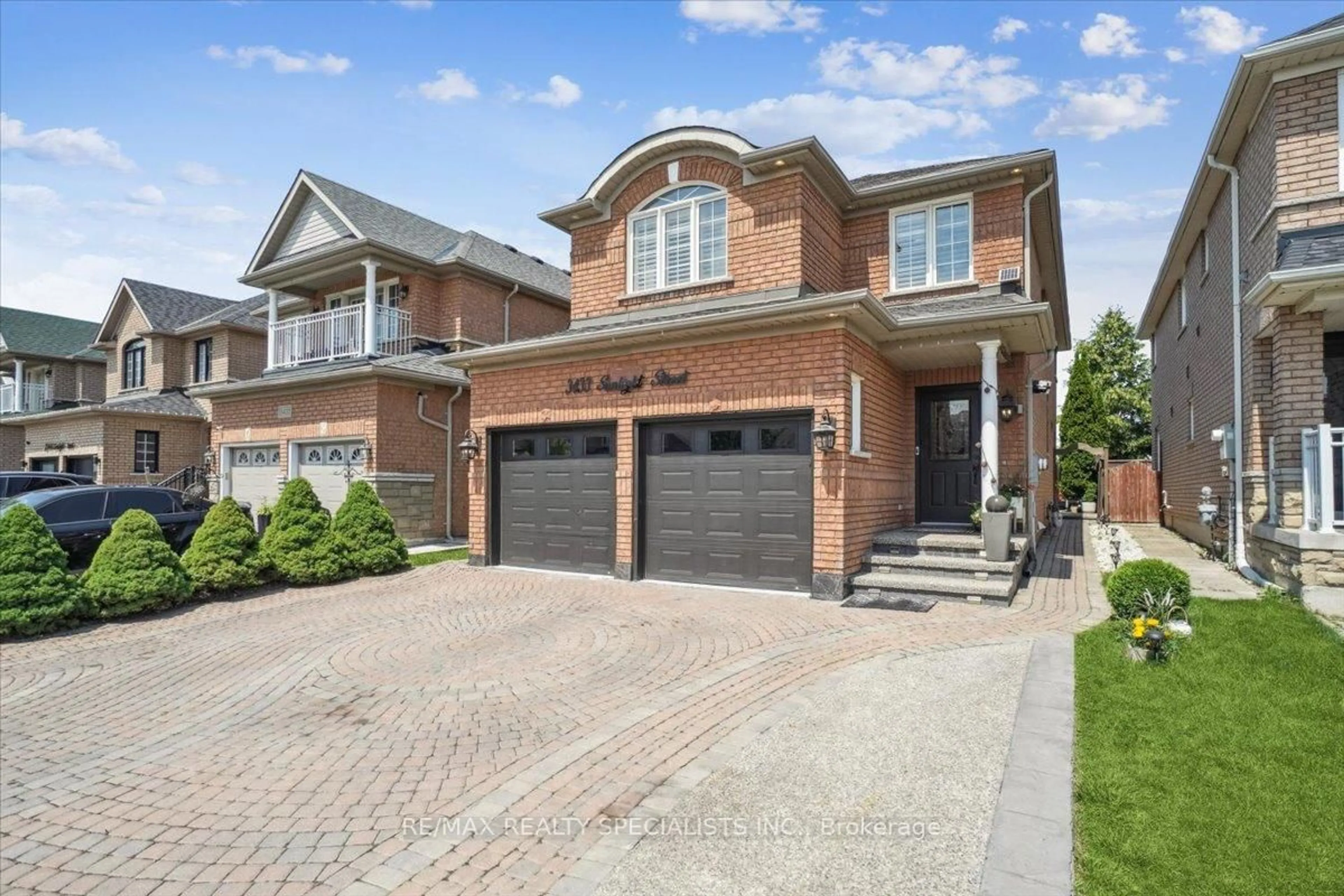 Home with brick exterior material, street for 3433 Sunlight St, Mississauga Ontario L5M 7M8