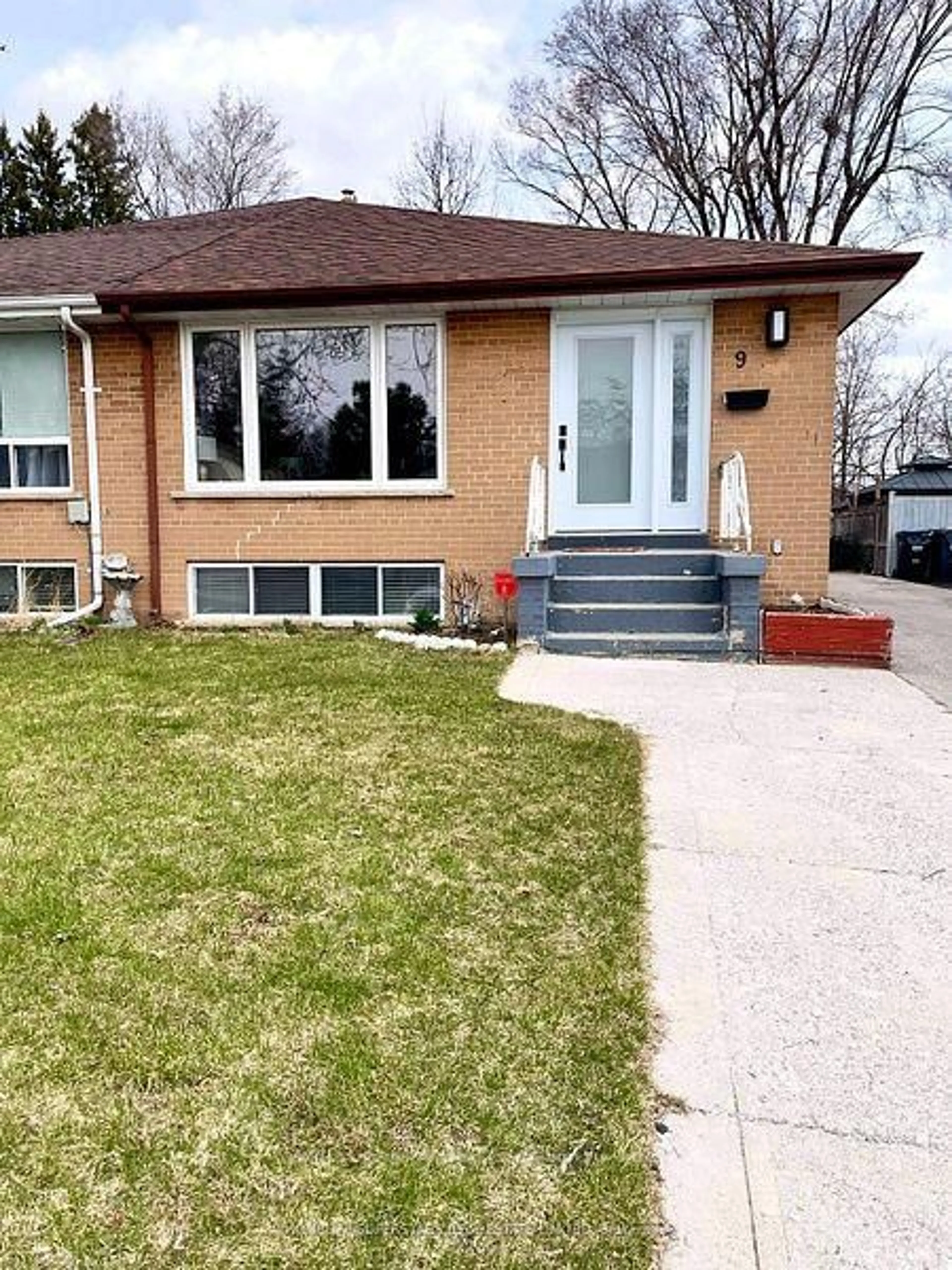 Home with brick exterior material, street for 9 Aloma Cres, Brampton Ontario L6T 2N8