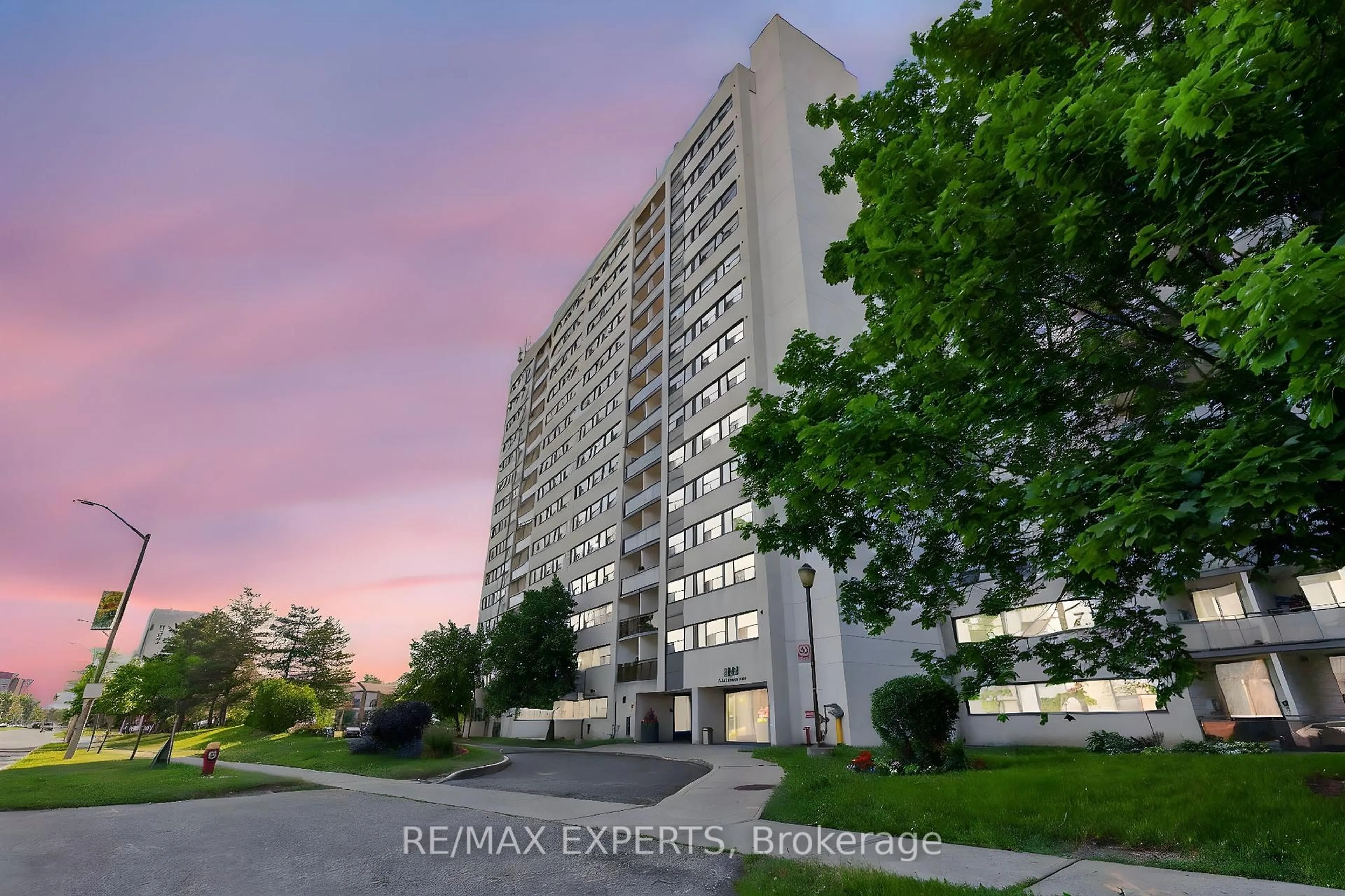 A pic from outside/outdoor area/front of a property/back of a property/a pic from drone, street for 2900 Battleford Rd #1212, Mississauga Ontario L5N 2V9