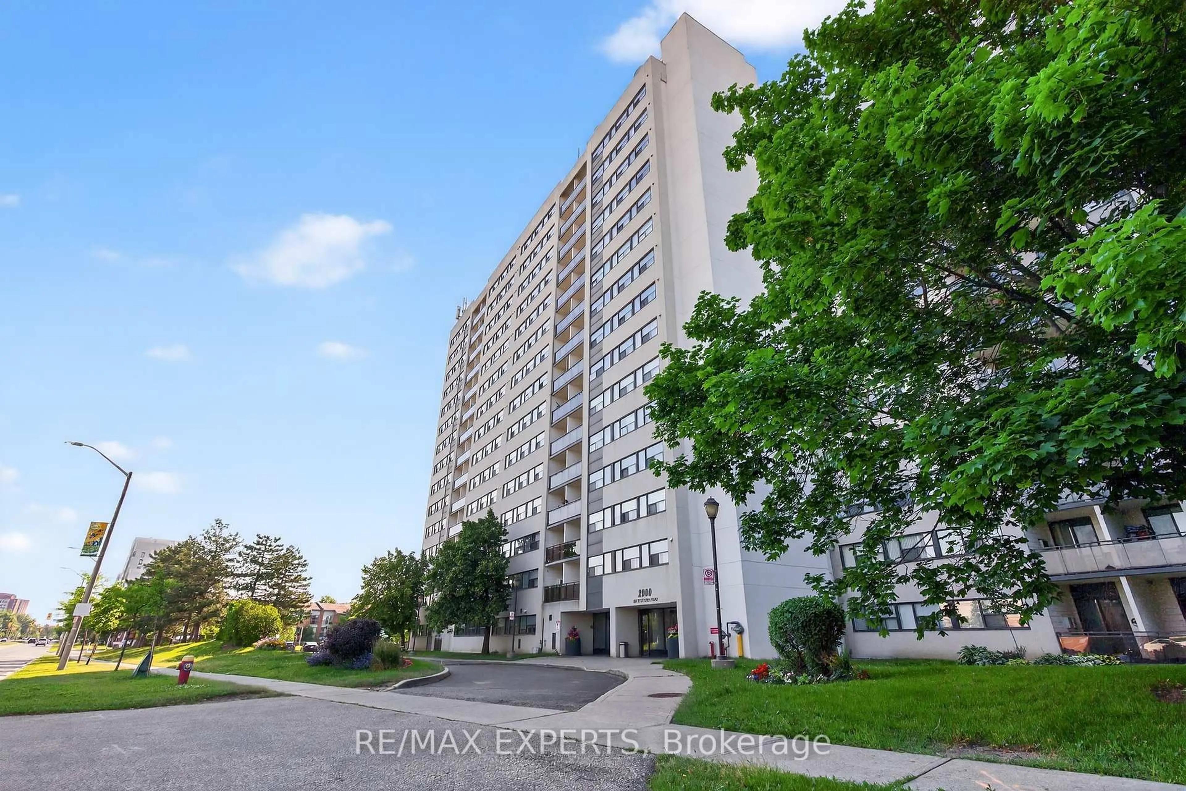 A pic from outside/outdoor area/front of a property/back of a property/a pic from drone, street for 2900 Battleford Rd #1212, Mississauga Ontario L5N 2V9