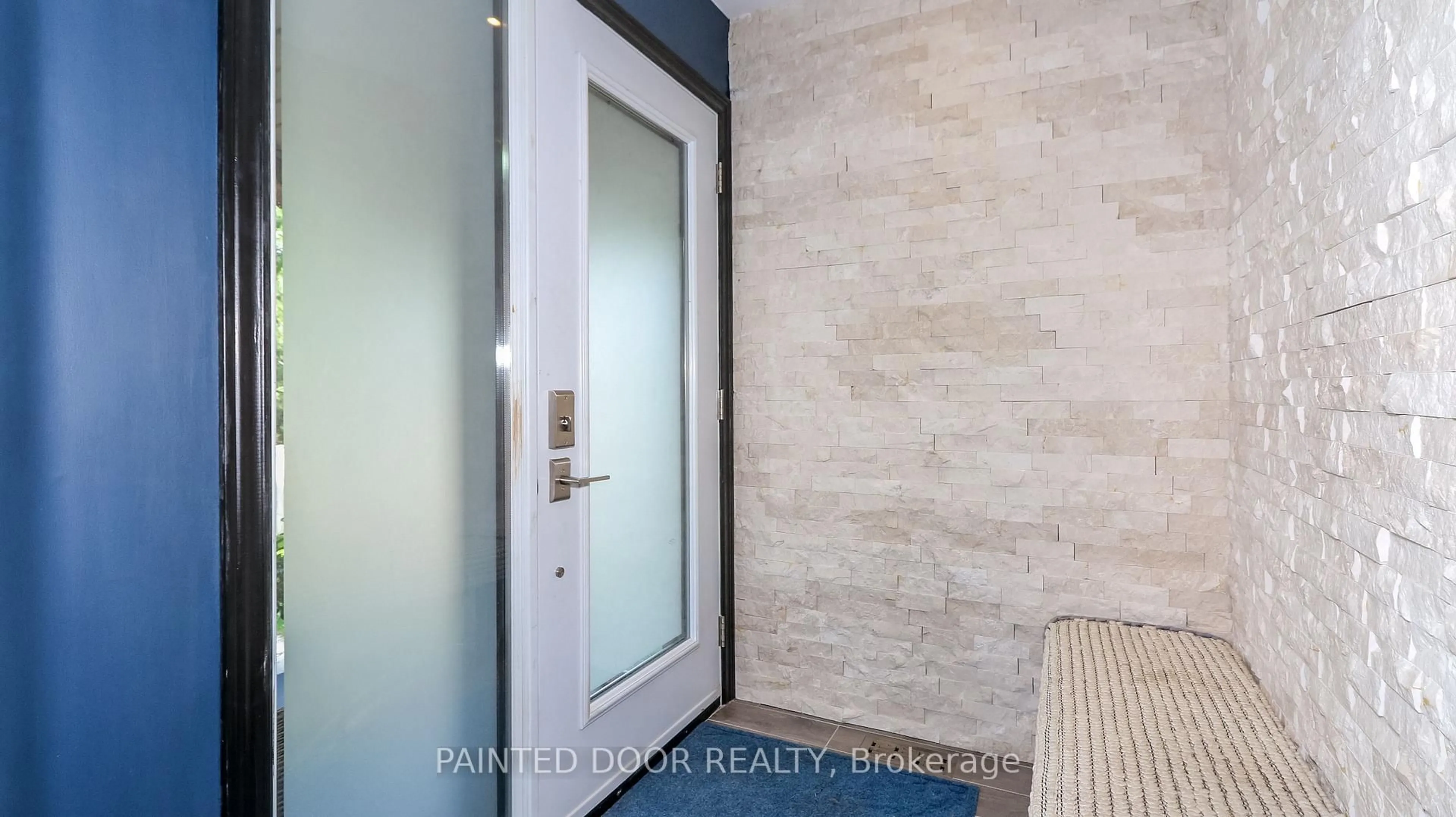 Indoor entryway for 20 Manett Cres, Brampton Ontario L6X 4X4