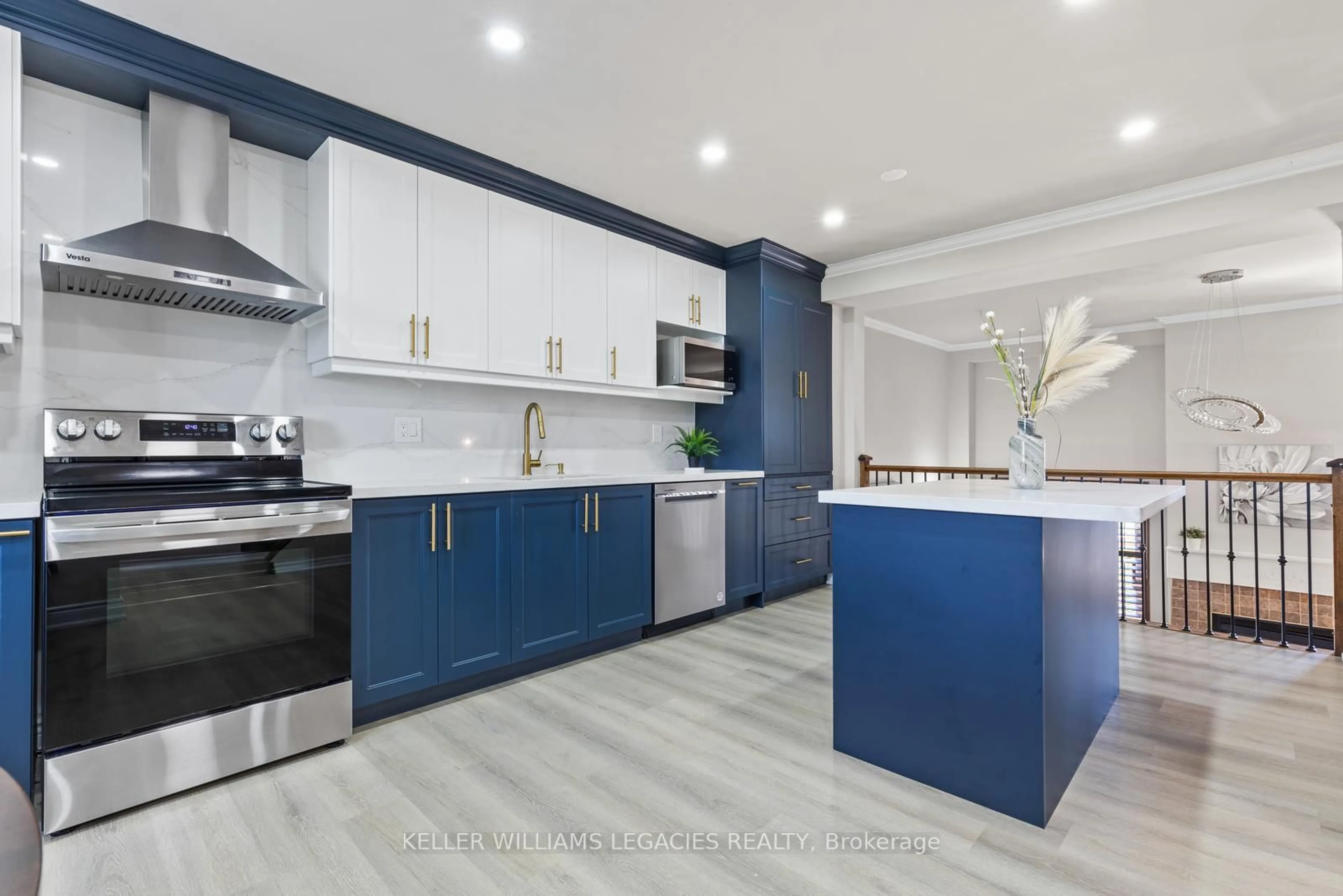 Open concept kitchen, ceramic/tile floor for 7385 Magistrate Terr #66, Mississauga Ontario L5W 1W9