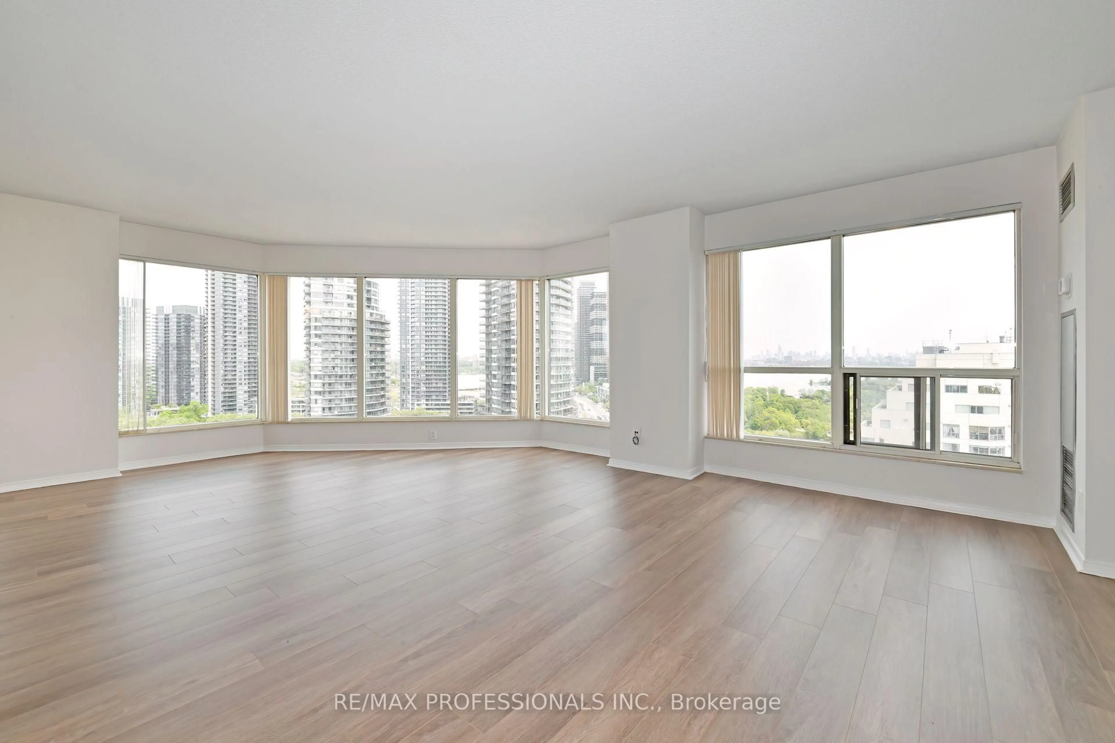 A pic of a room for 2269 Lakeshore Rd #2004, Toronto Ontario M8V 3X6
