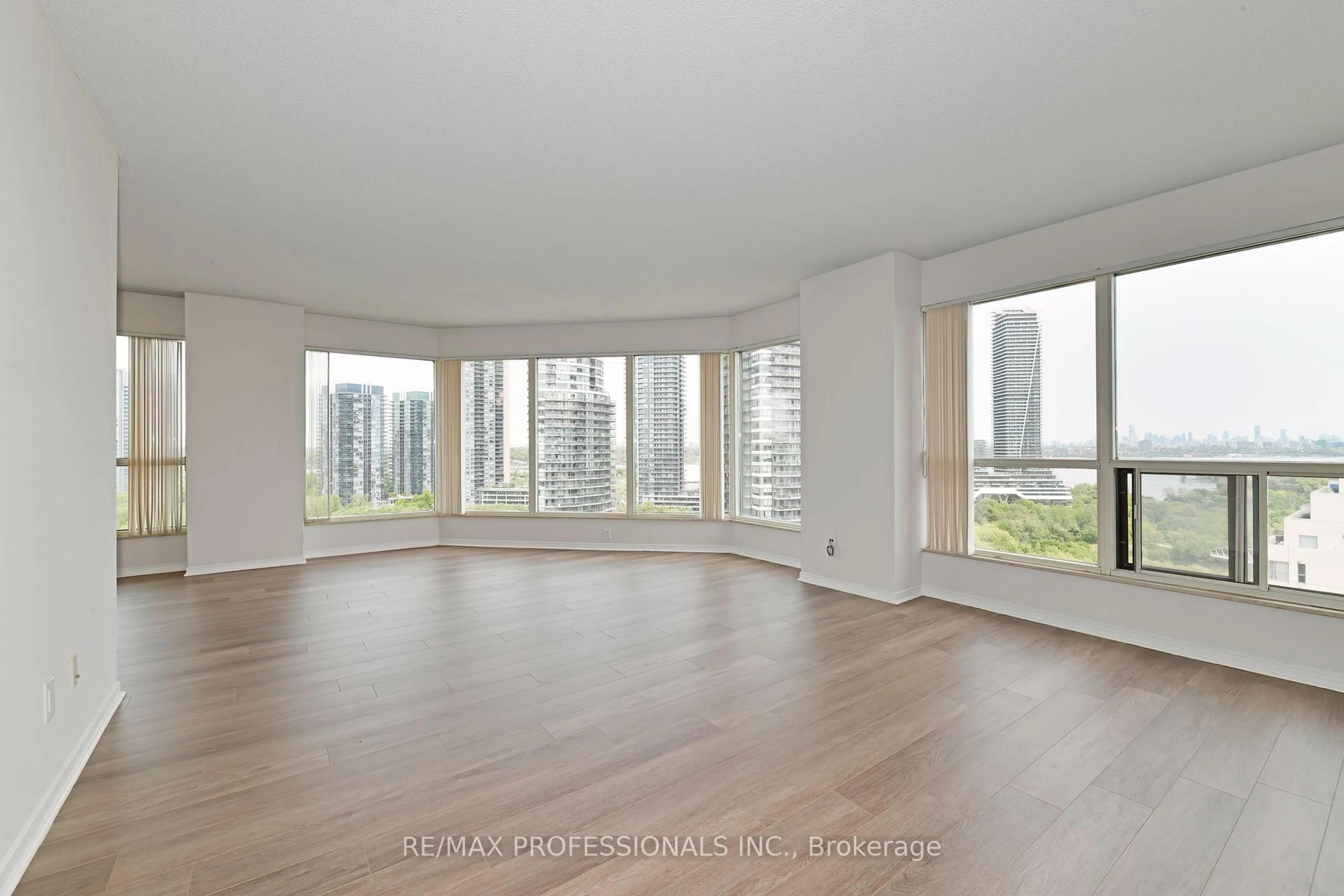 A pic of a room for 2269 Lakeshore Rd #2004, Toronto Ontario M8V 3X6