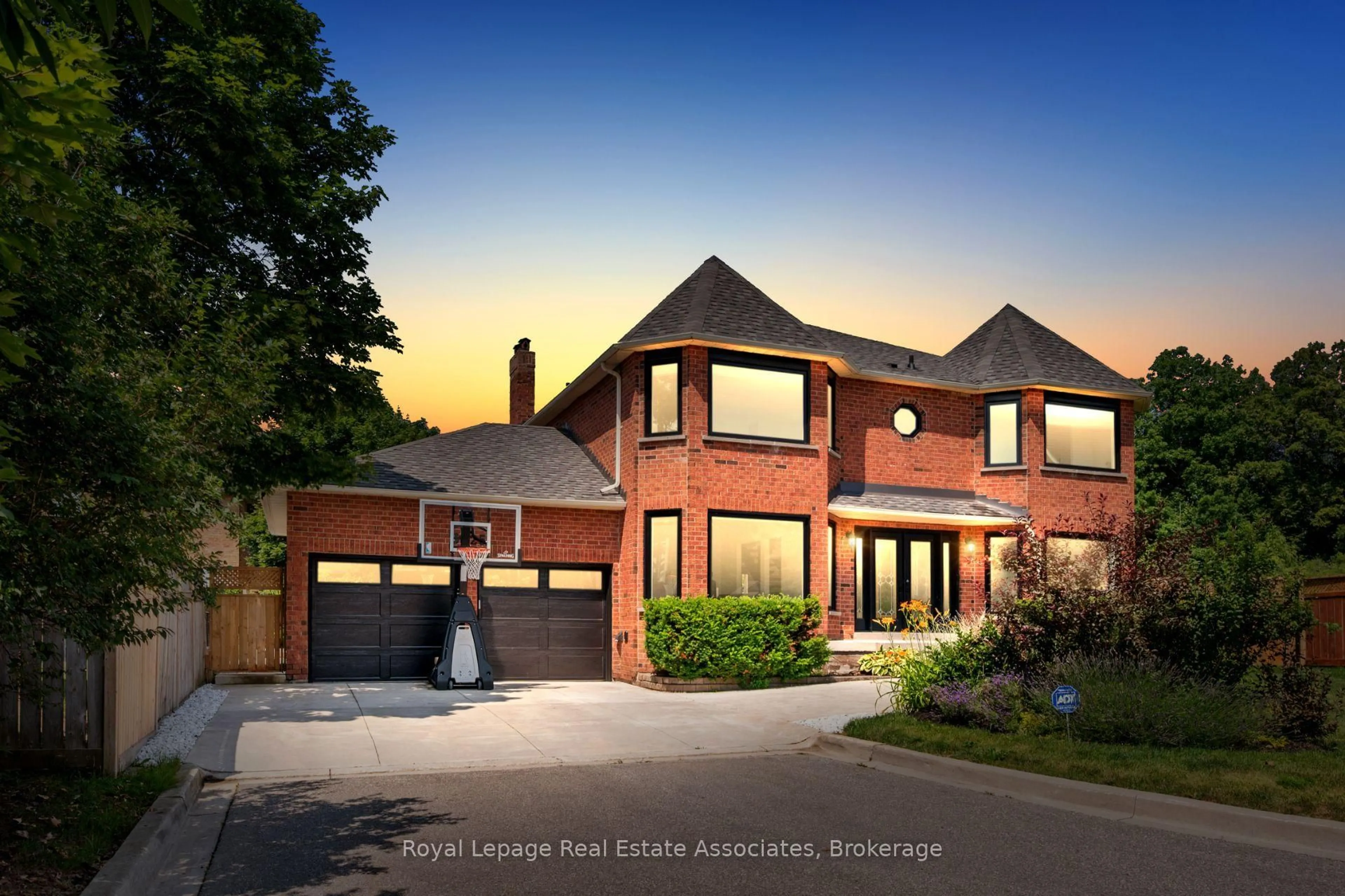 Home with brick exterior material, street for 3825 Trelawny Circ, Mississauga Ontario L5N 5J6