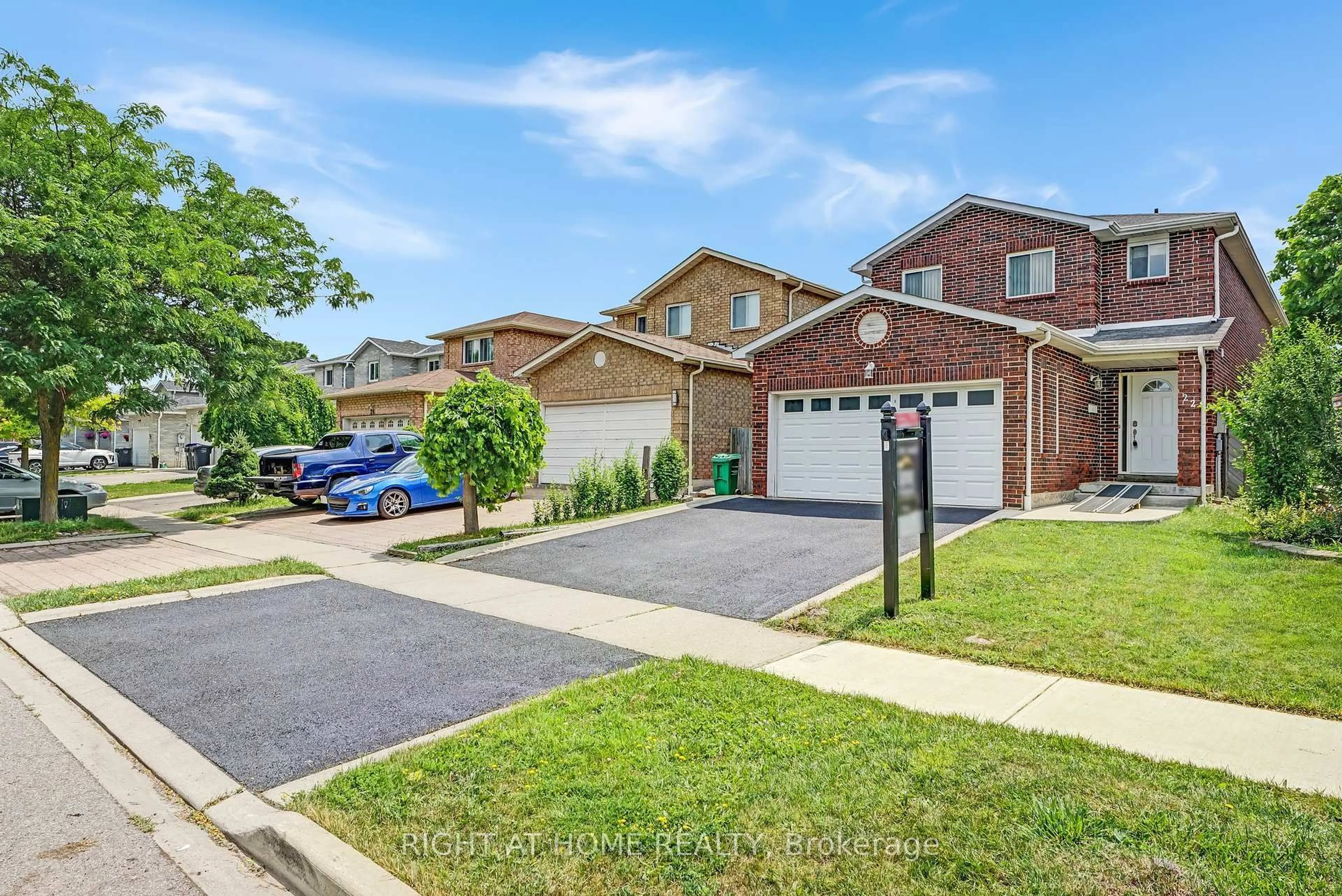 Unknown for 22 Donna Dr, Brampton Ontario L6Z 3T2