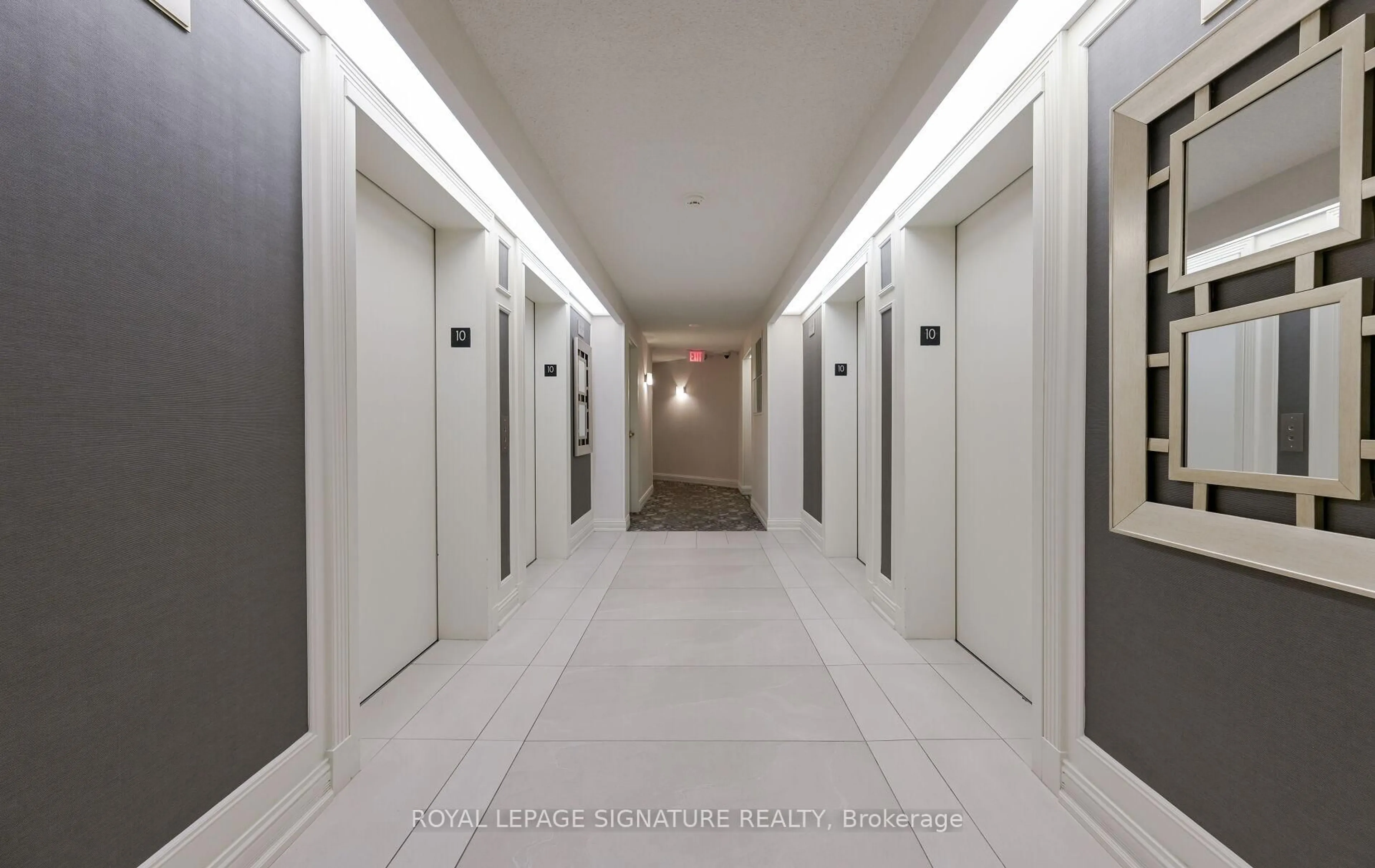 Indoor foyer for 35 Kingsbridge Garden Circ #1009, Mississauga Ontario L5R 3Z5